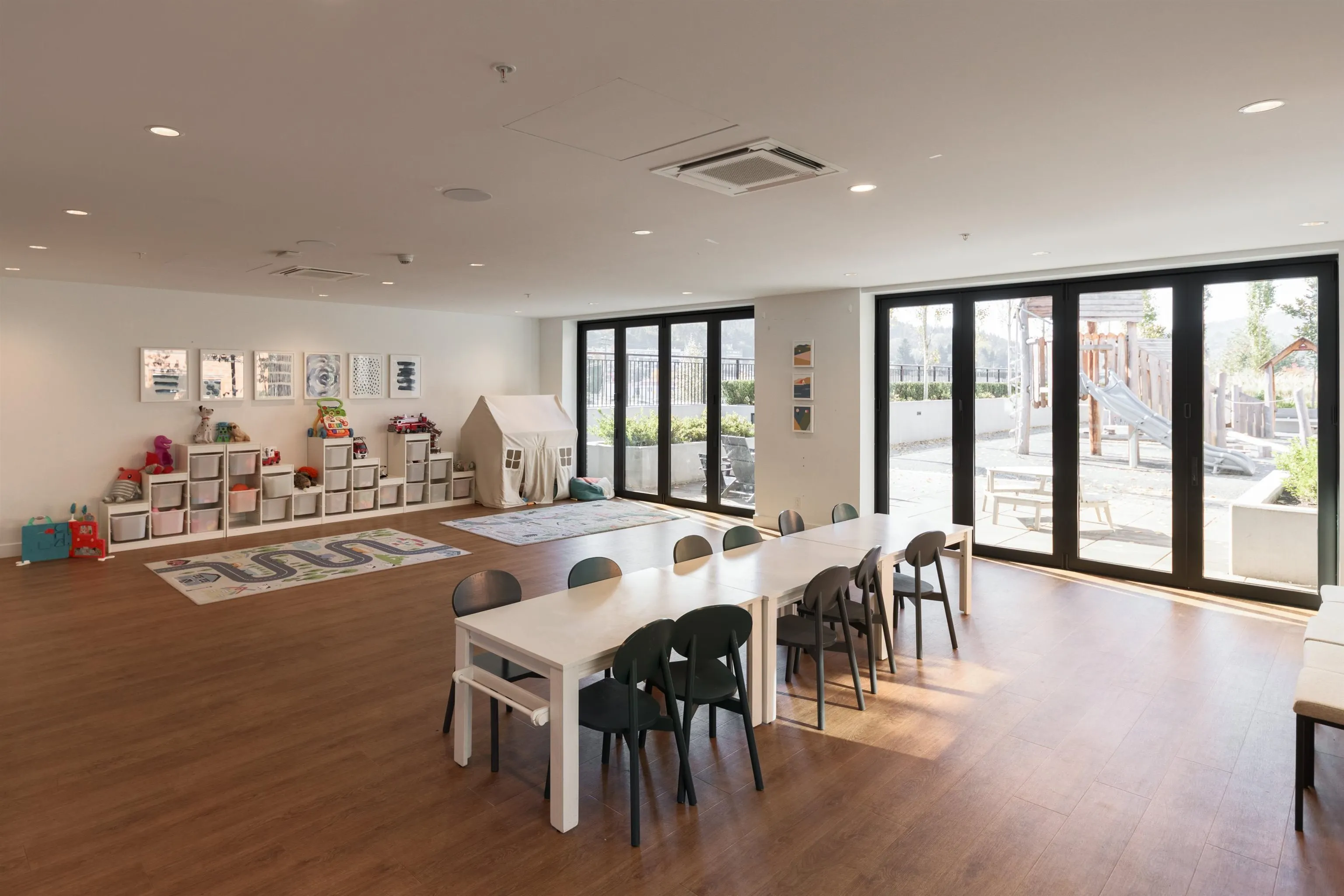 618 3131 Murray Street