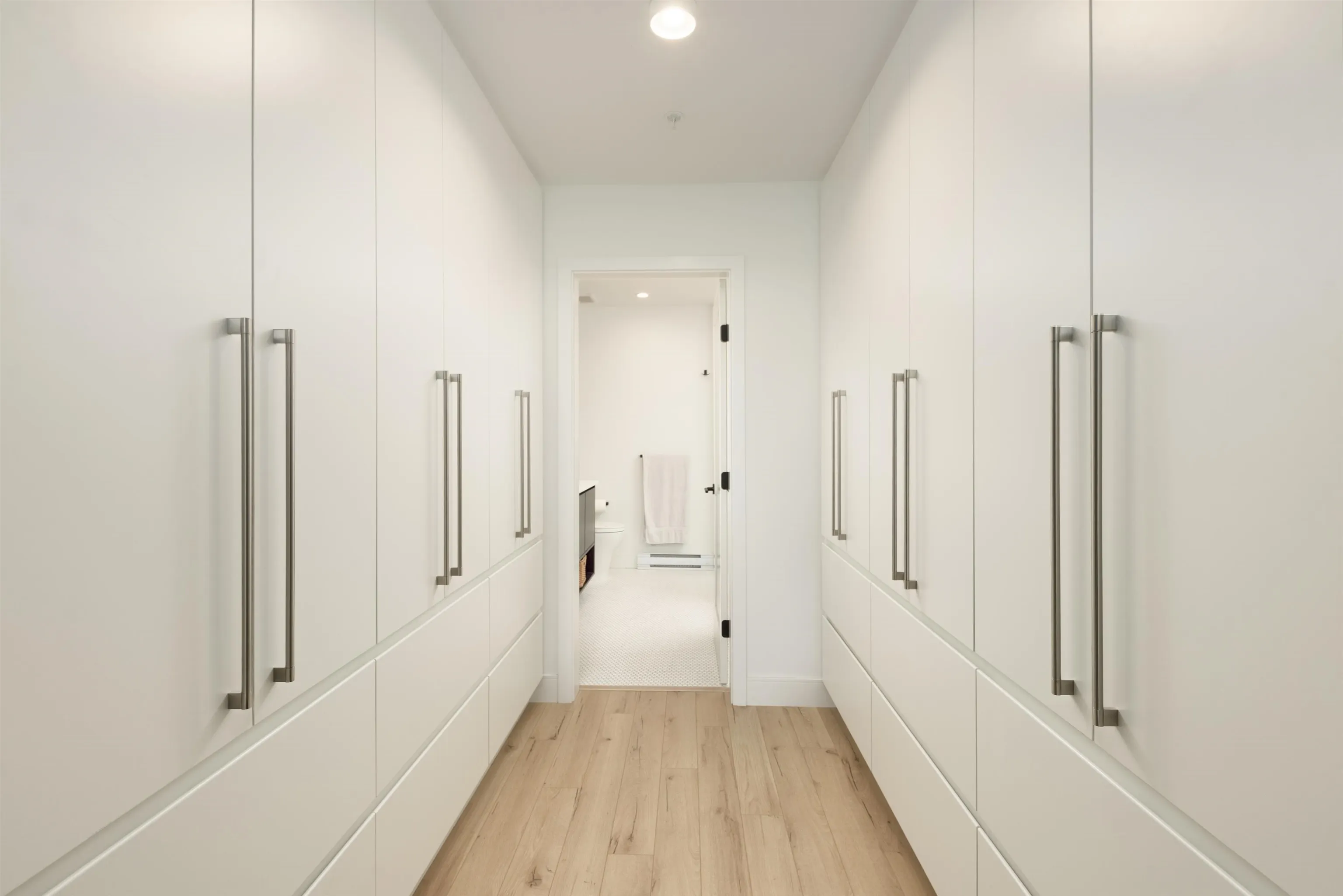 618 3131 Murray Street