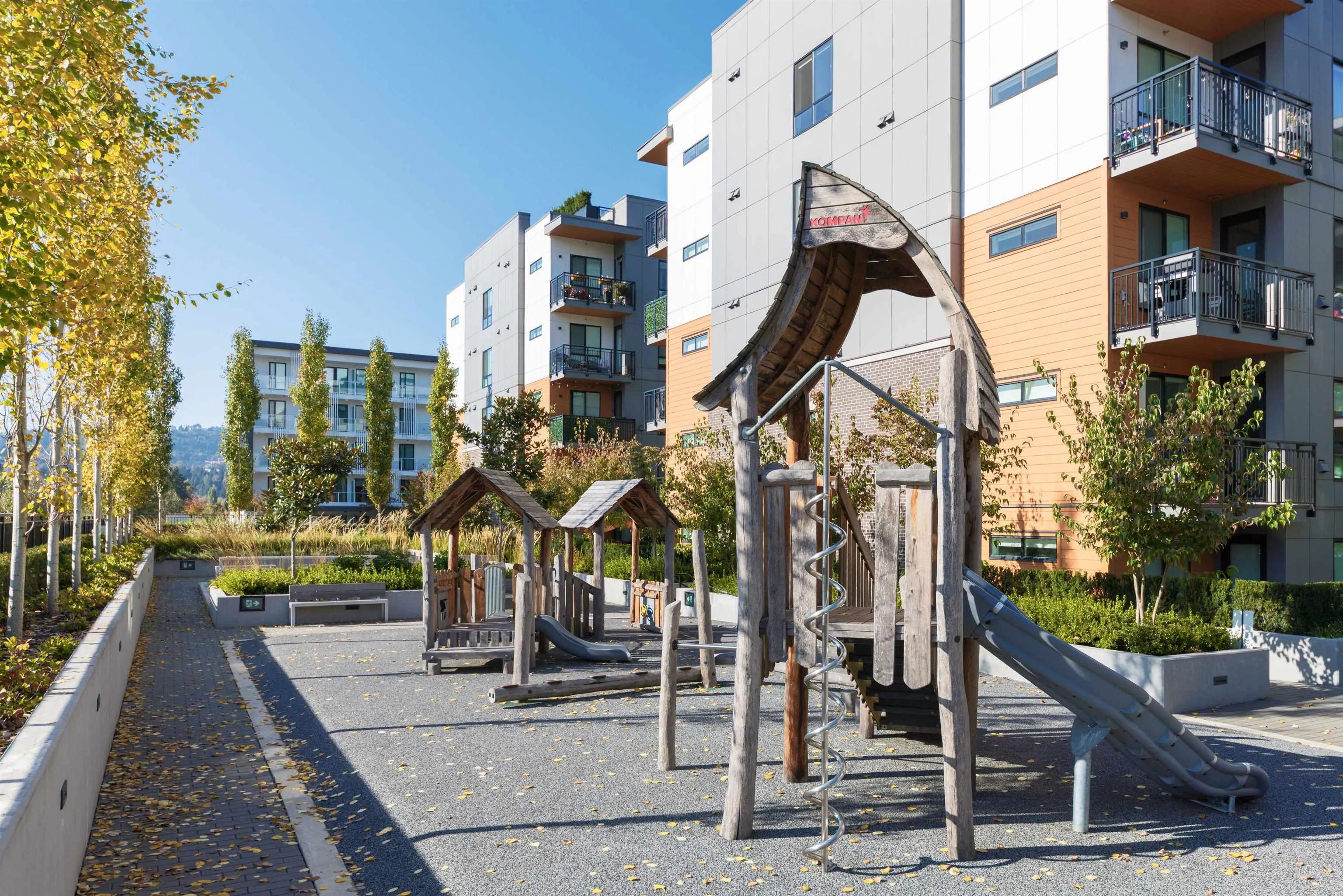 618 3131 Murray Street