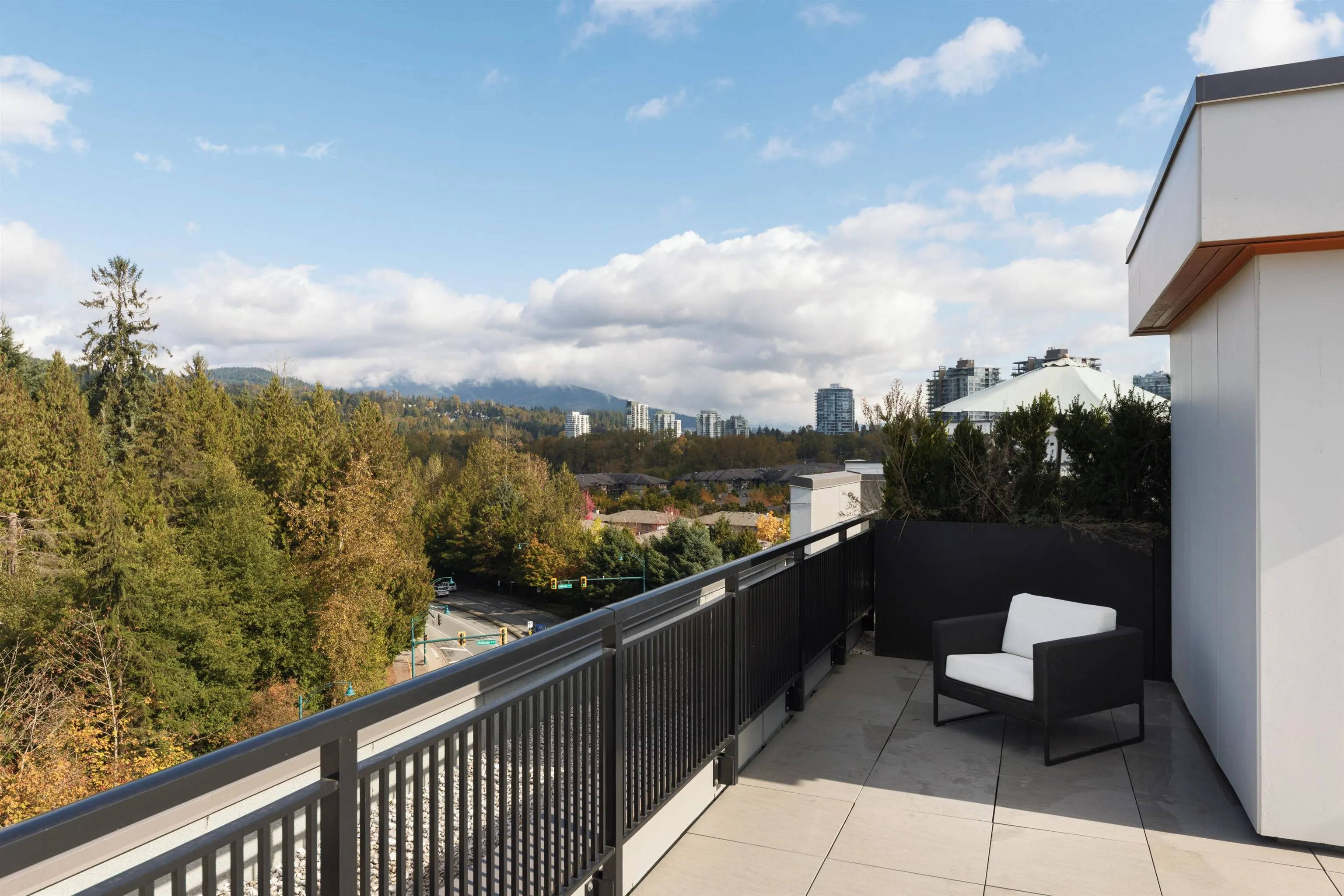 618 3131 Murray Street