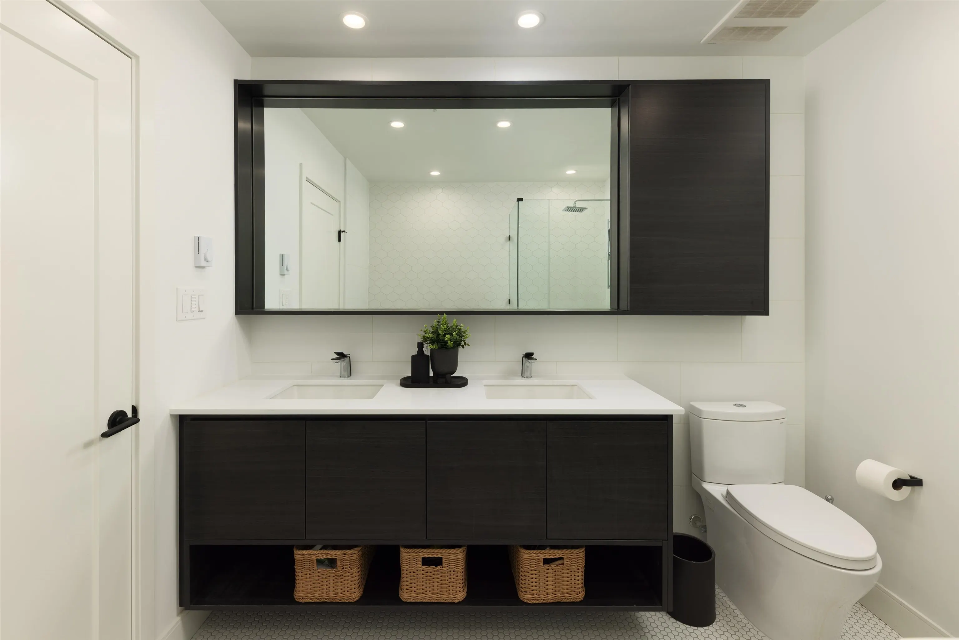 618 3131 Murray Street