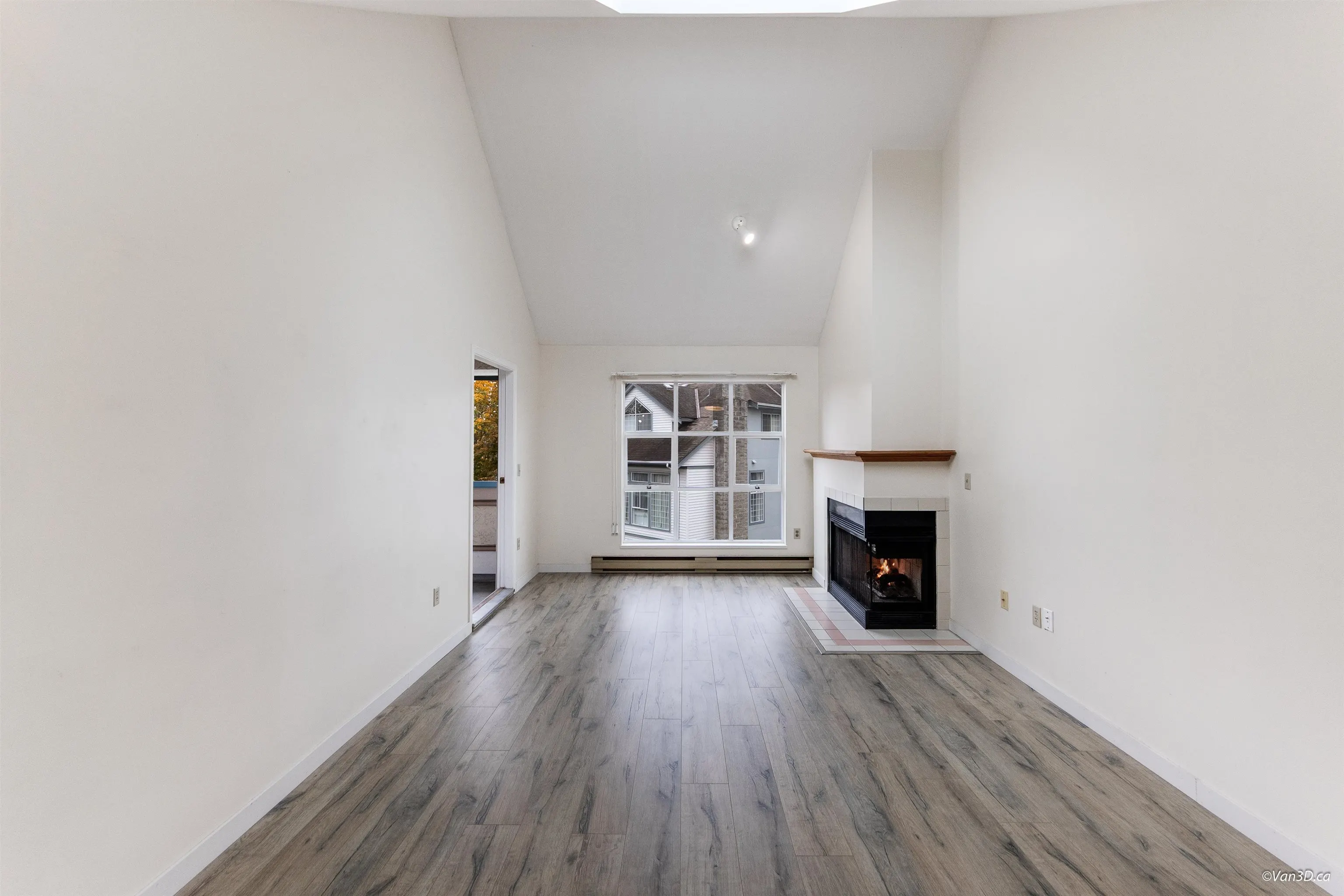 310 7580 Minoru Boulevard