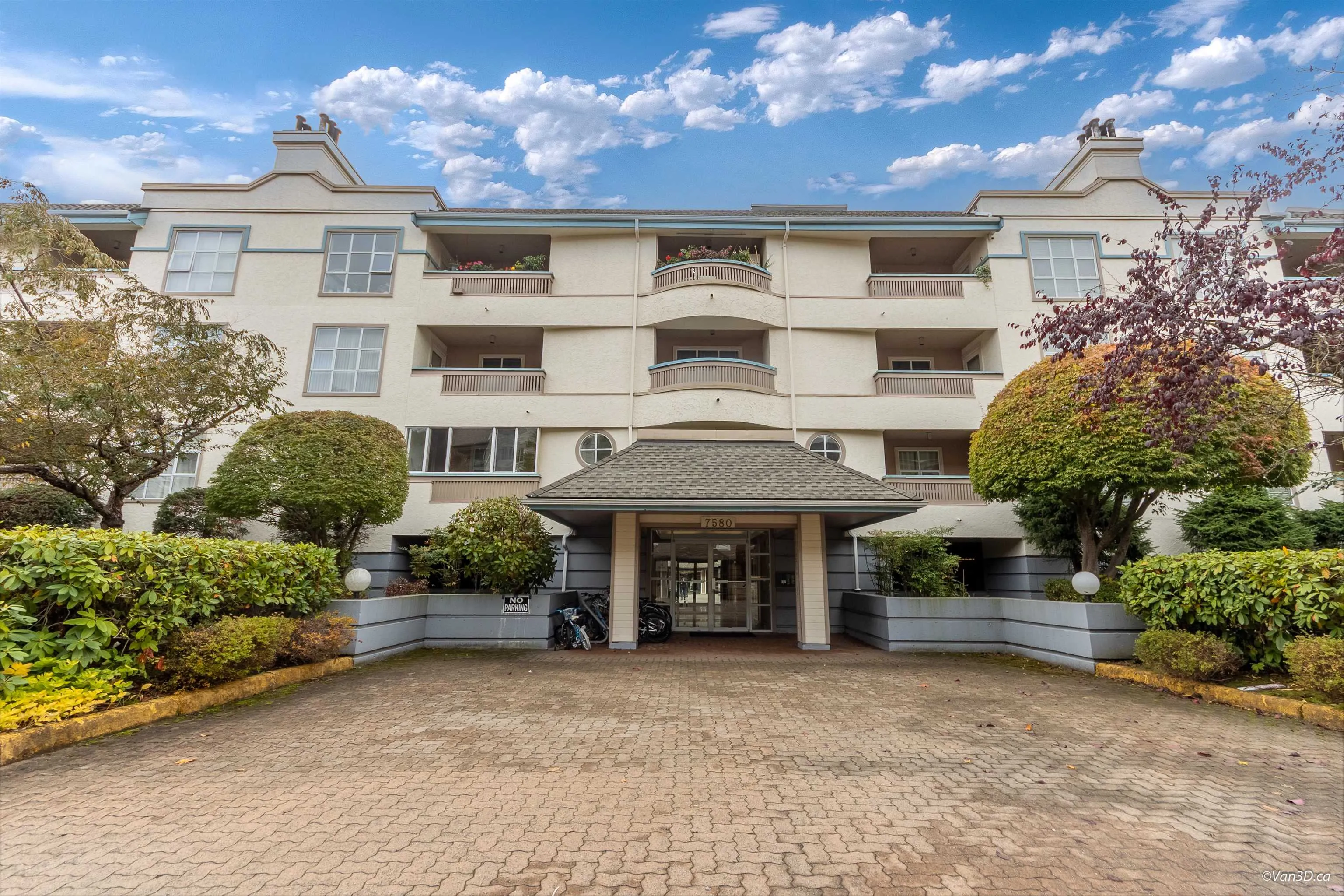 310 7580 Minoru Boulevard