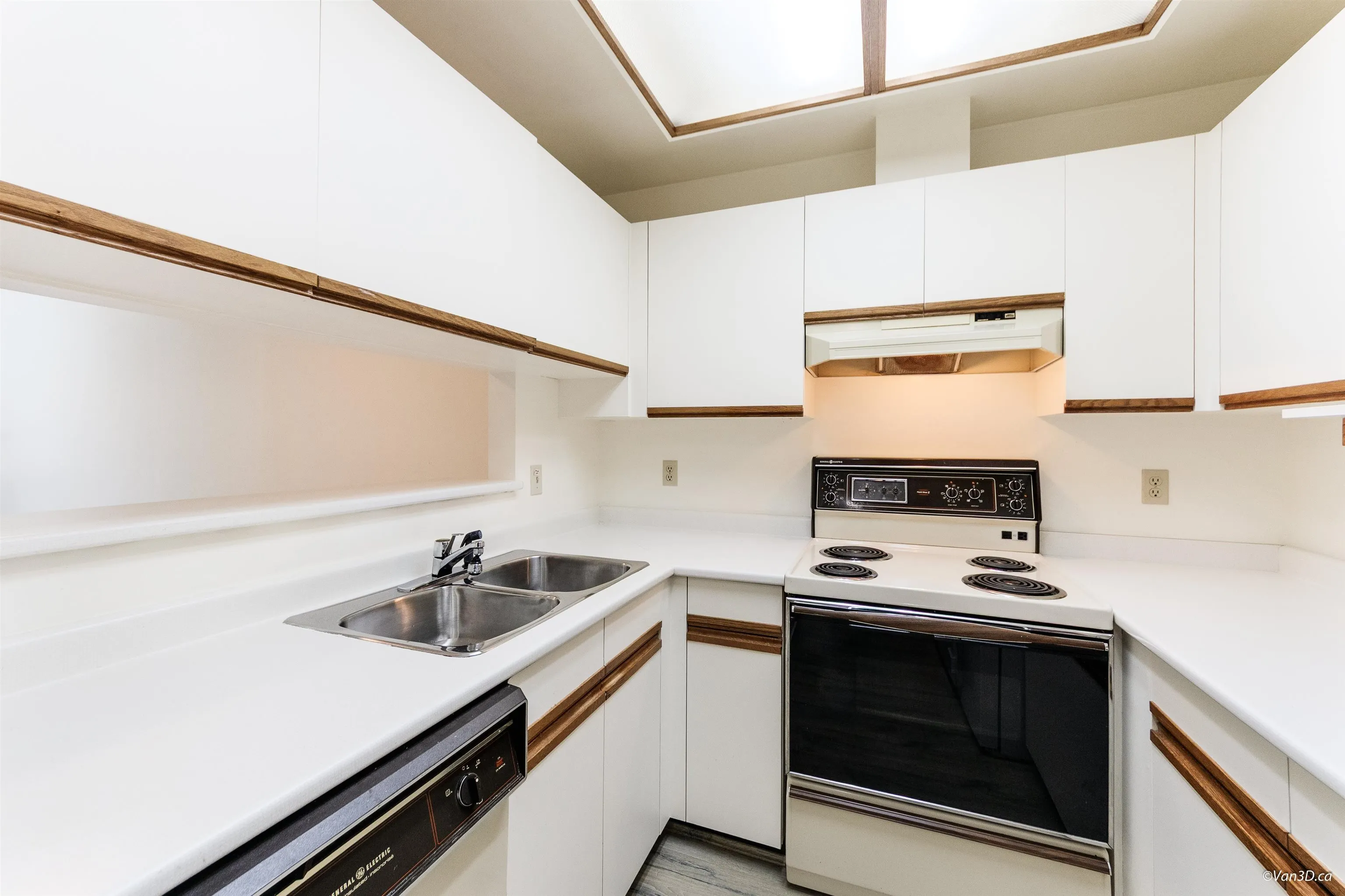 310 7580 Minoru Boulevard