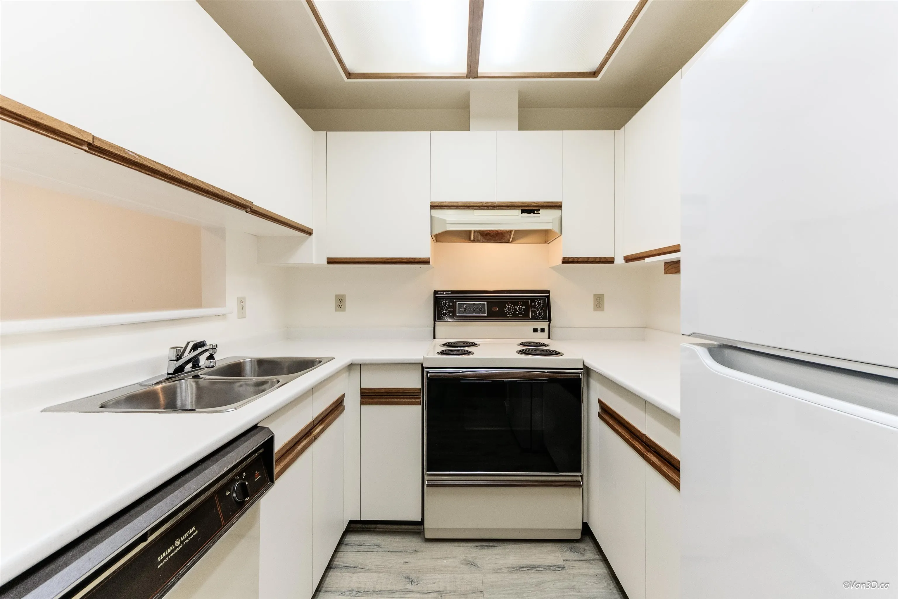 310 7580 Minoru Boulevard