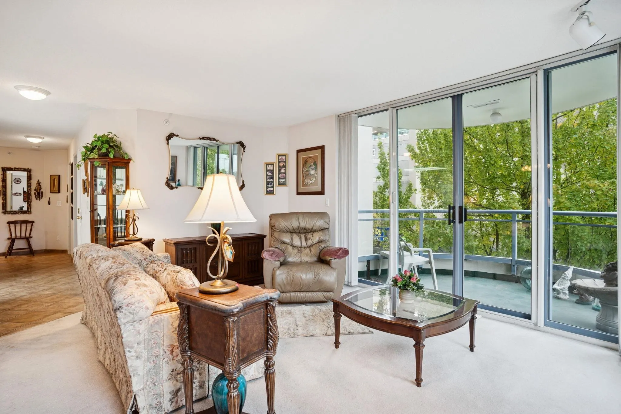 305 739 Princess Street