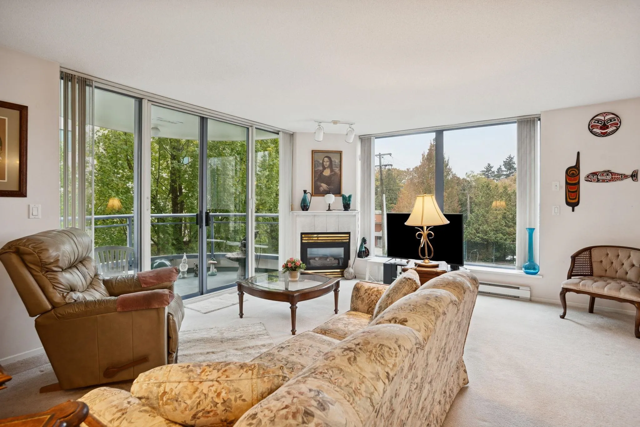 305 739 Princess Street