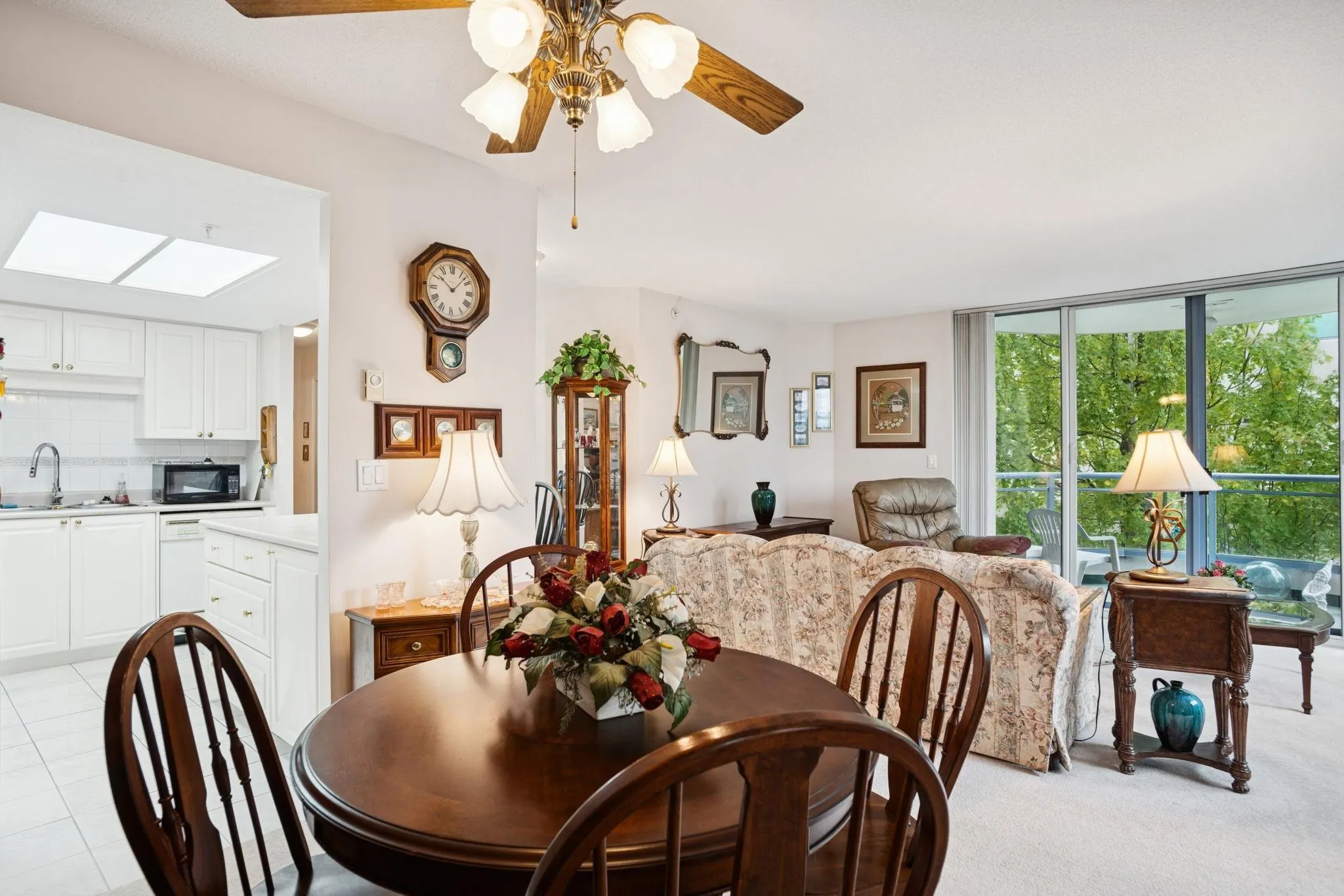 305 739 Princess Street