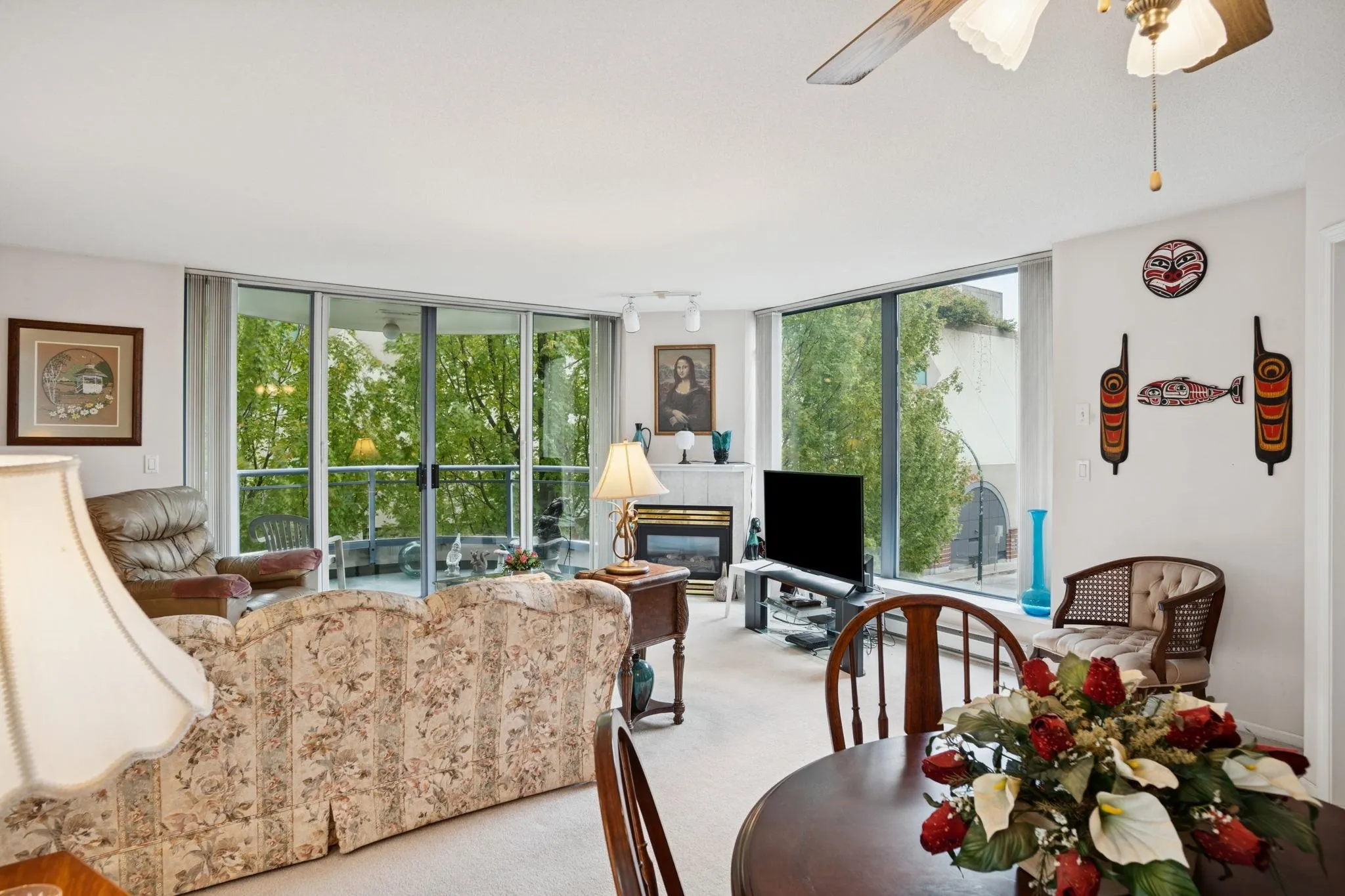 305 739 Princess Street