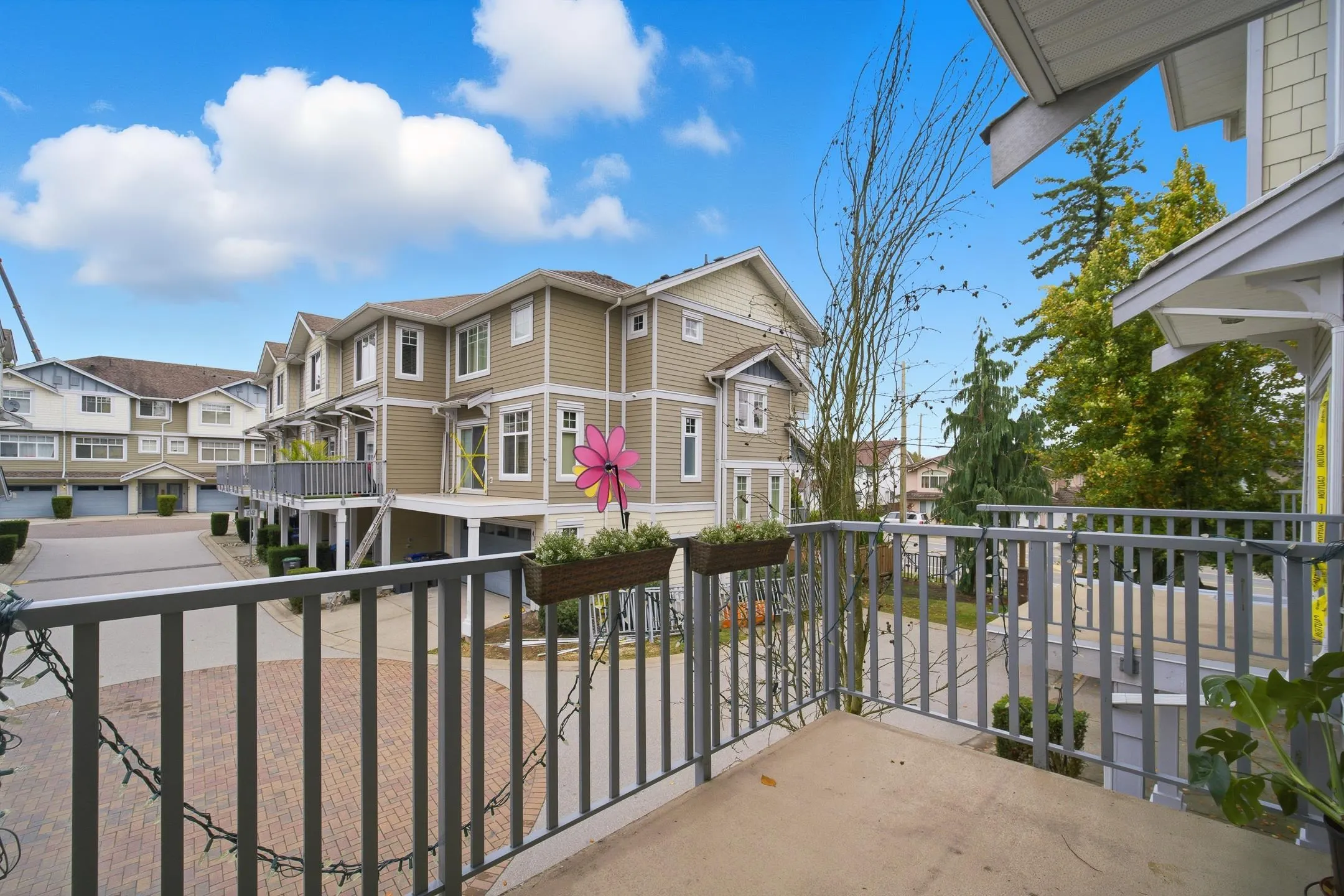 32 16355 82 Avenue