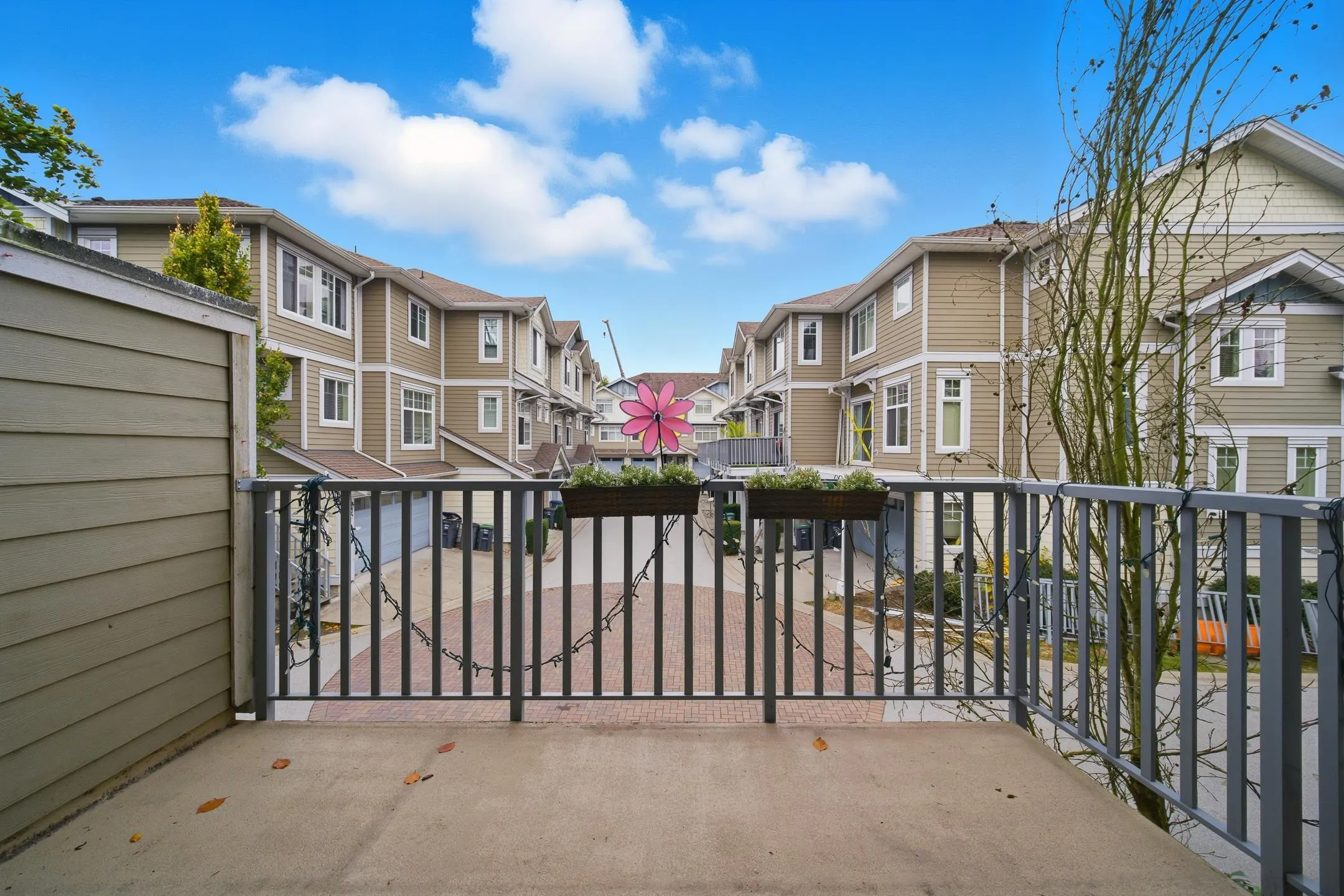 32 16355 82 Avenue
