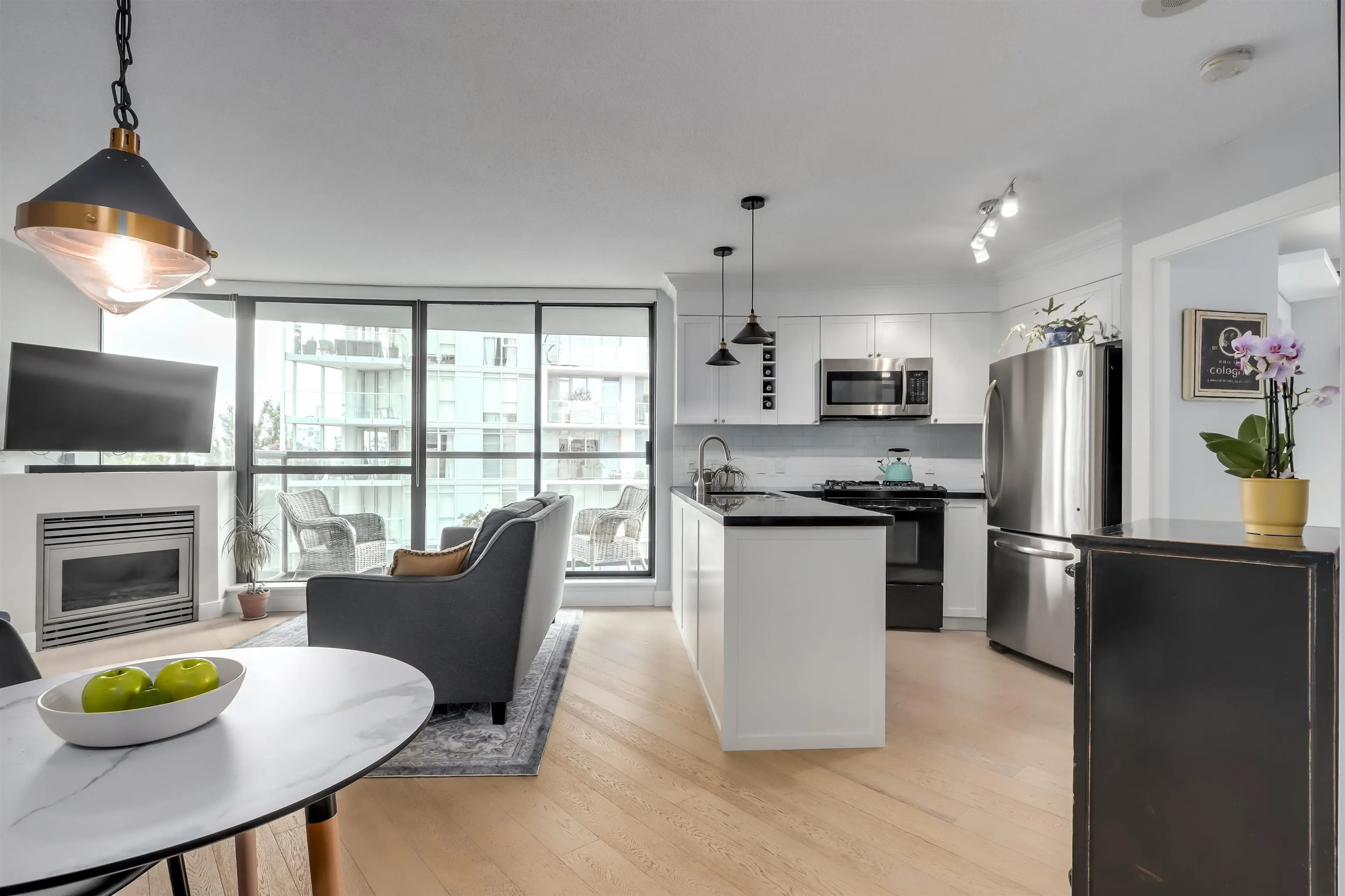 1102 501 Pacific Street