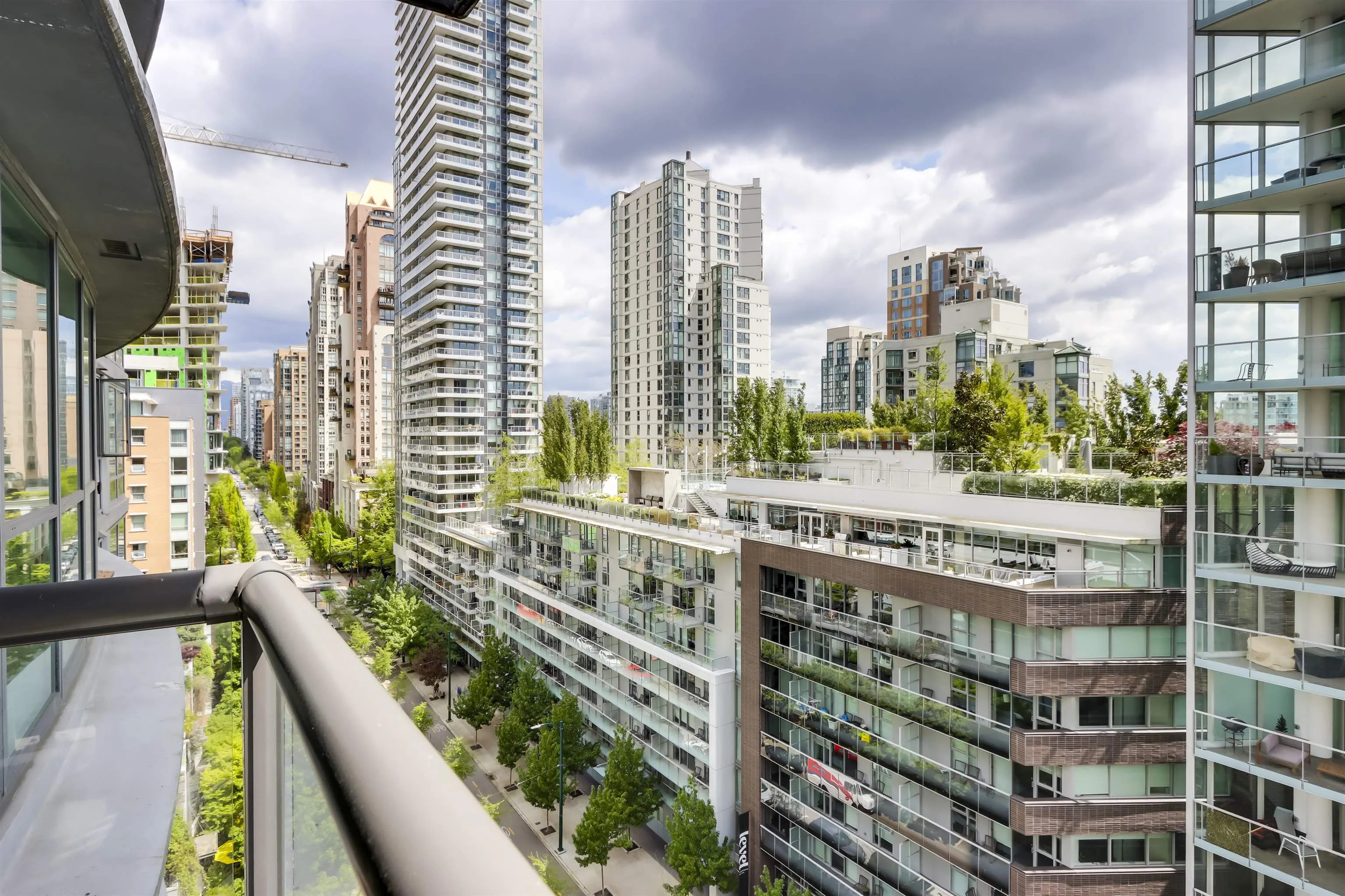 1102 501 Pacific Street