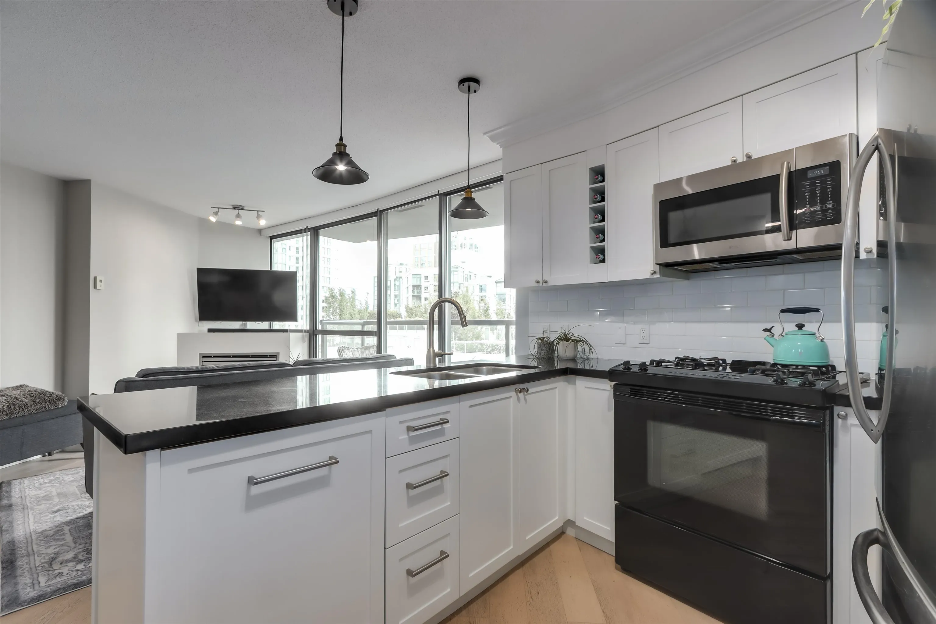 1102 501 Pacific Street