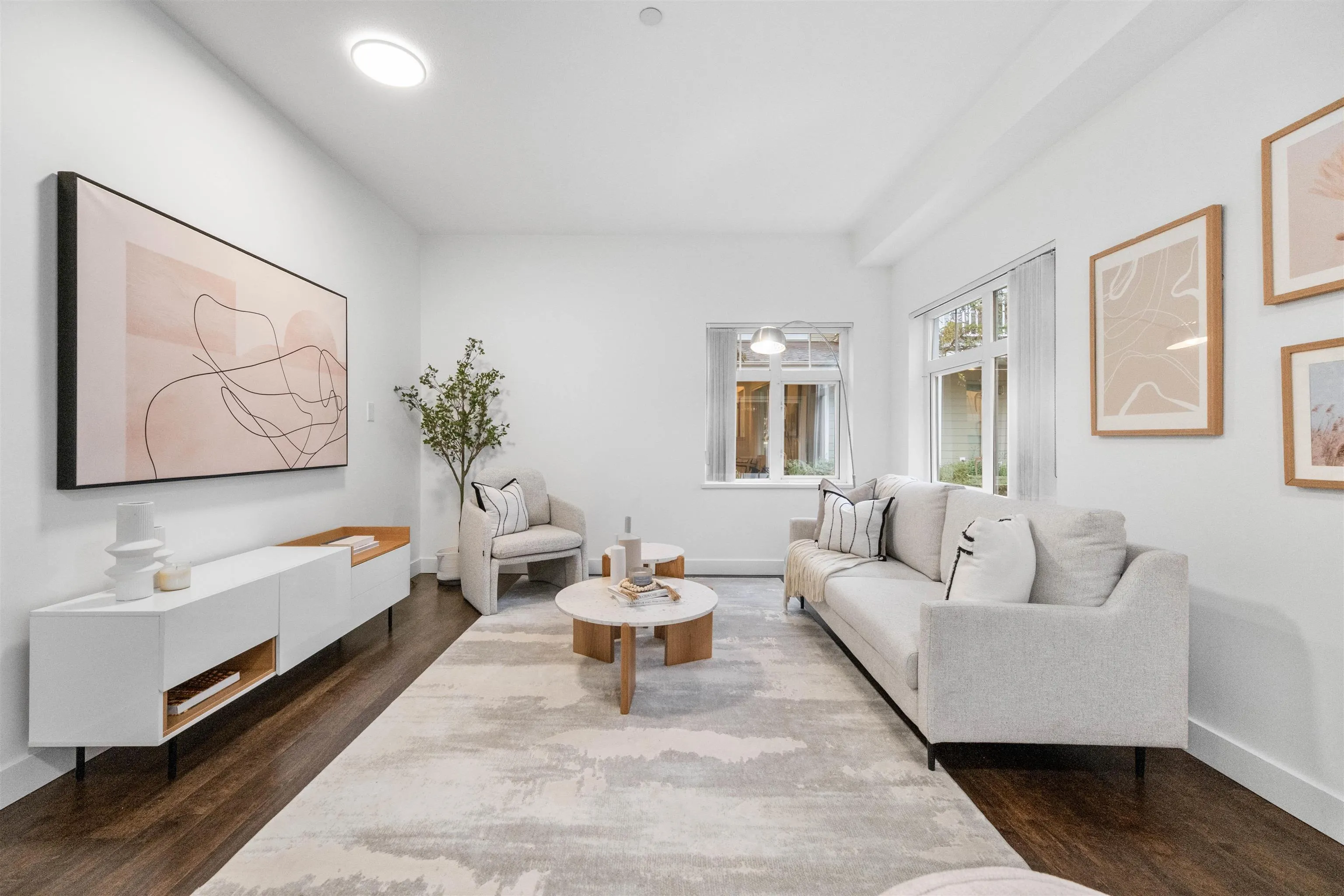 132 7388 Macpherson Avenue