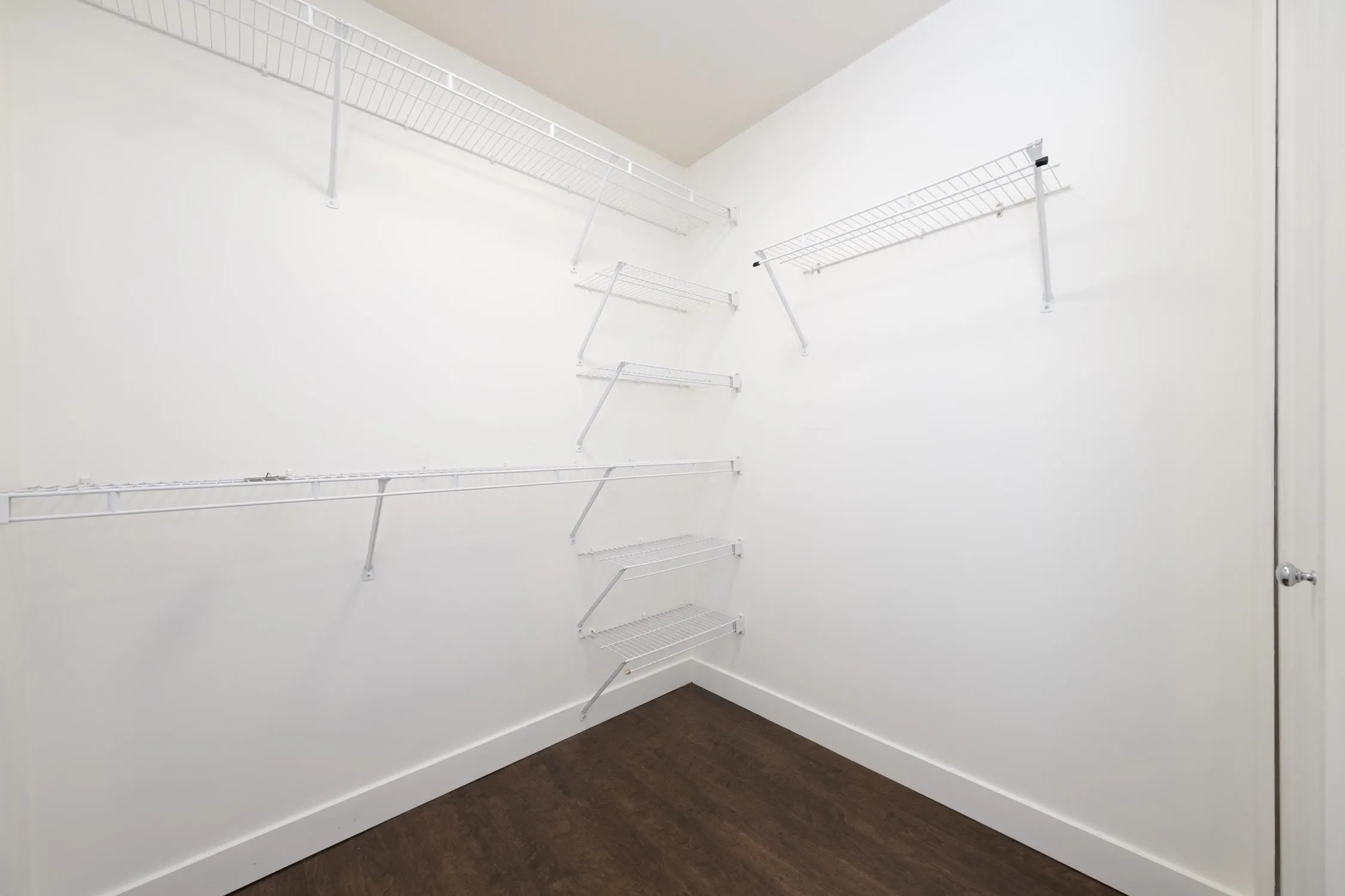 132 7388 Macpherson Avenue