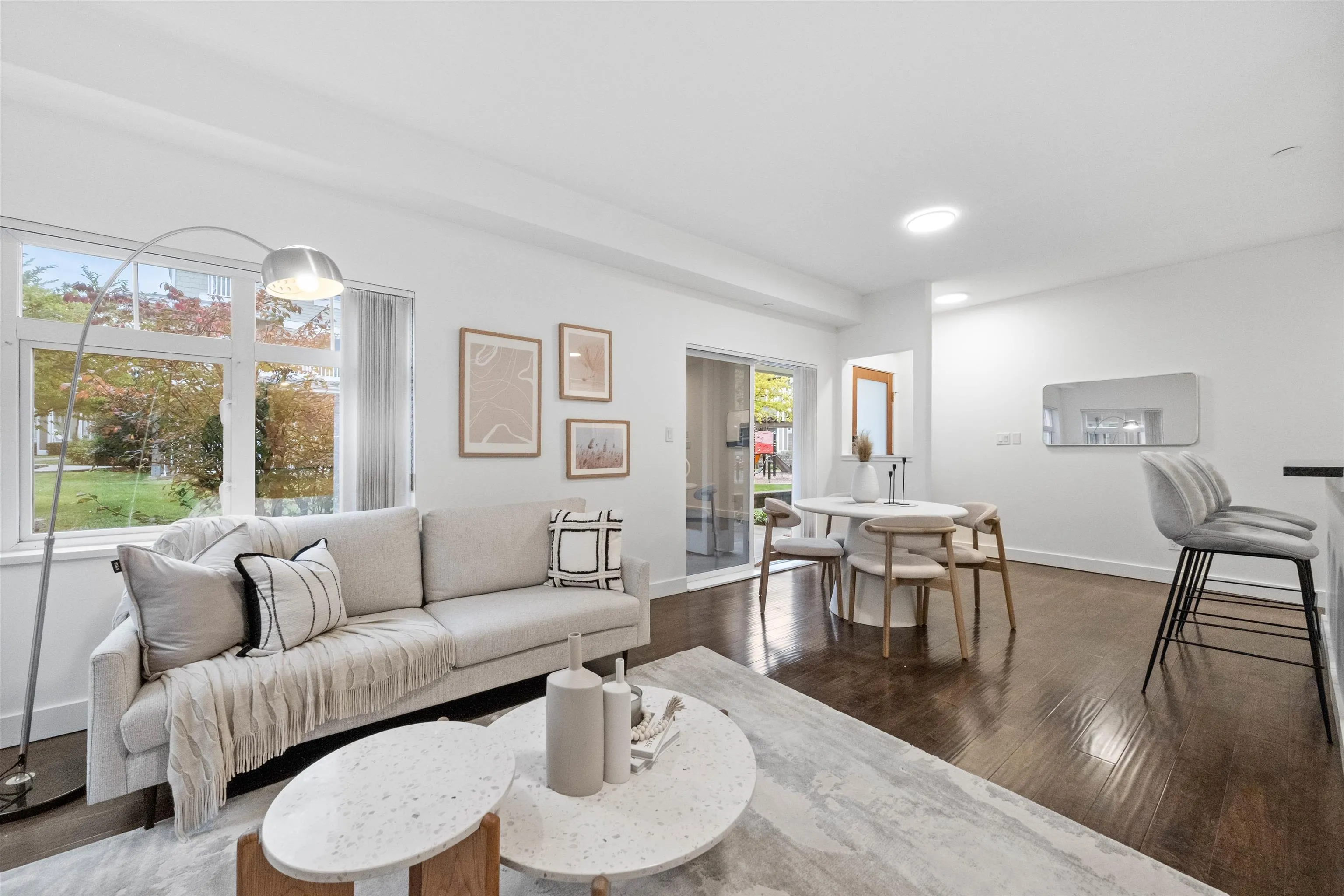 132 7388 Macpherson Avenue