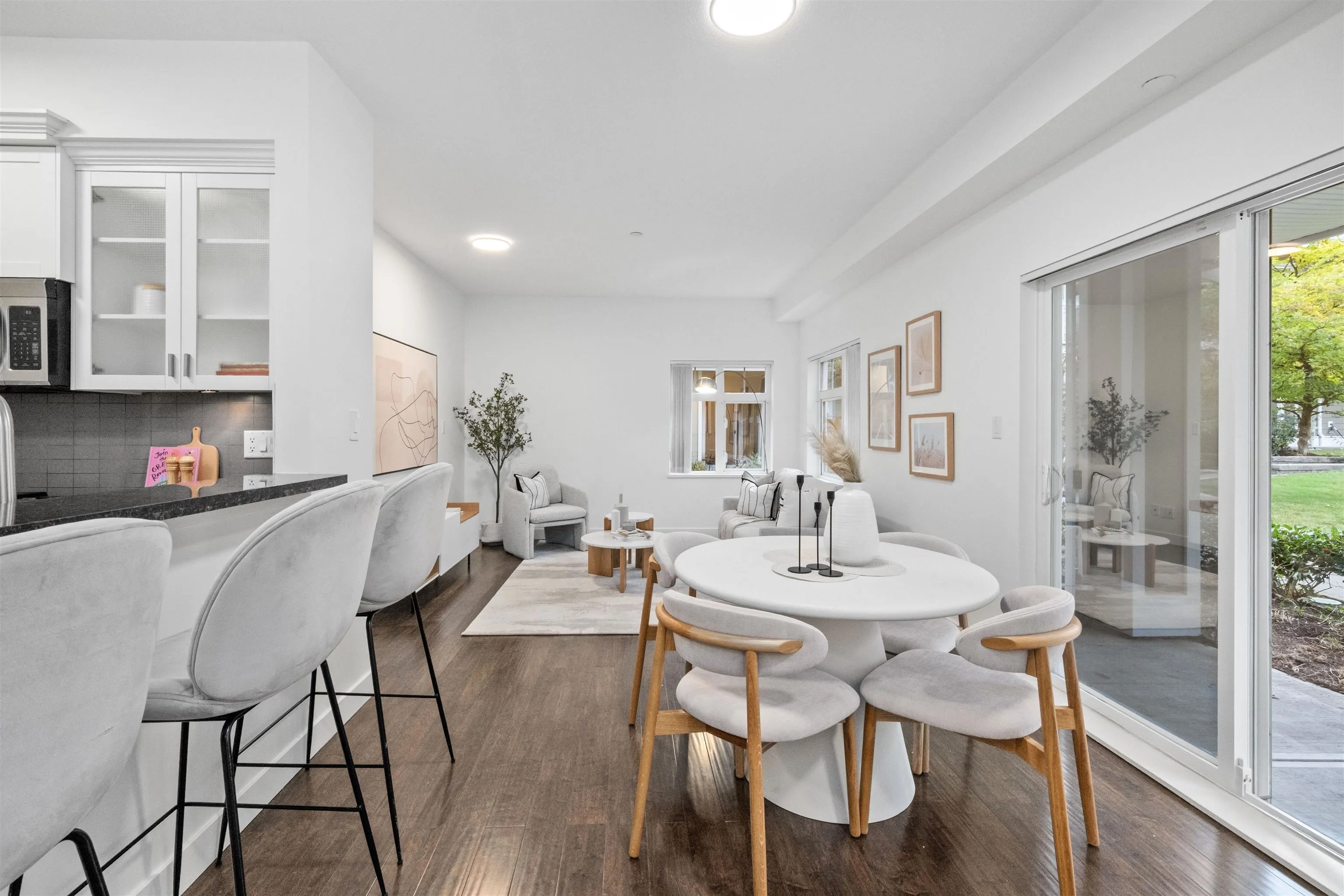 132 7388 Macpherson Avenue