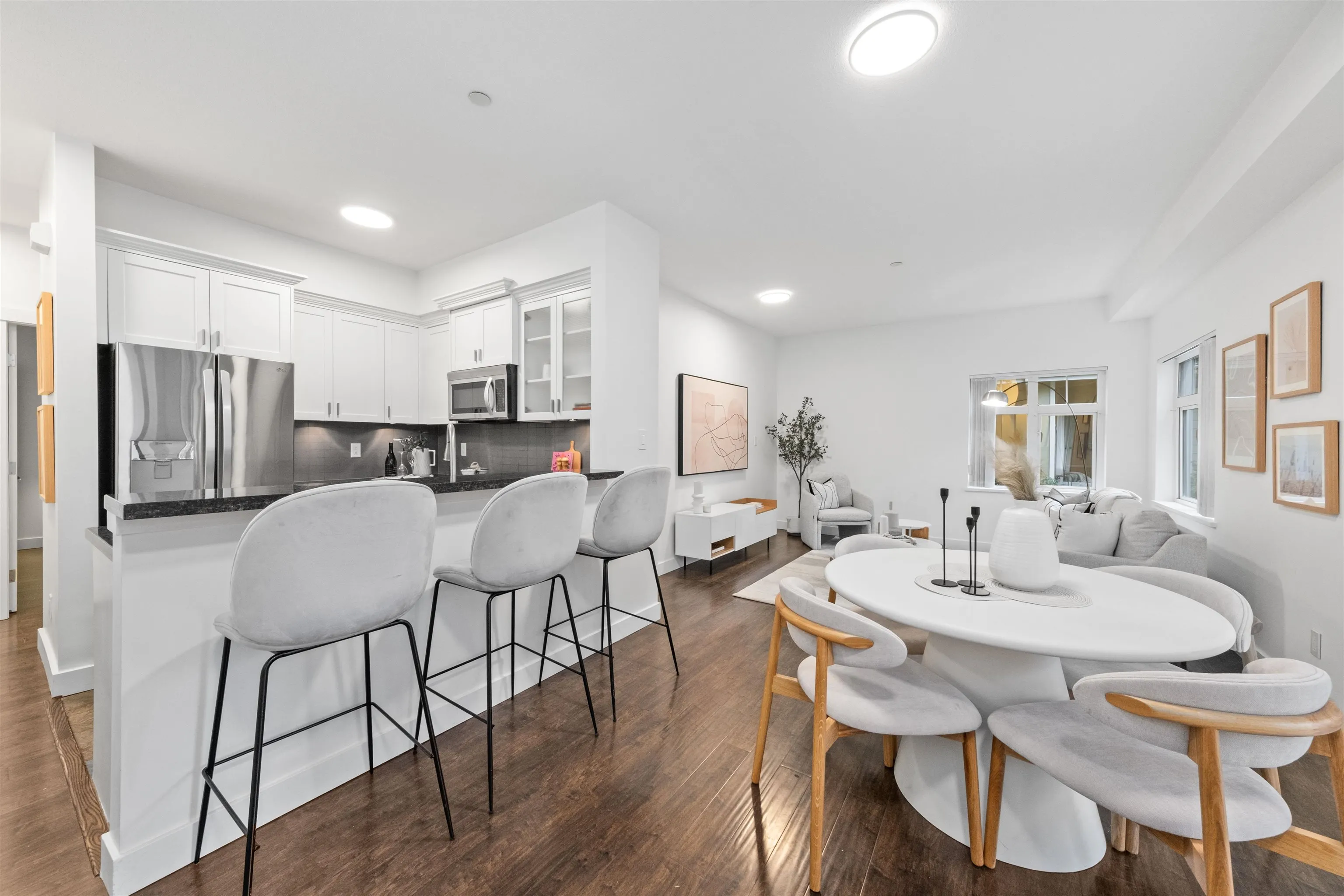 132 7388 Macpherson Avenue