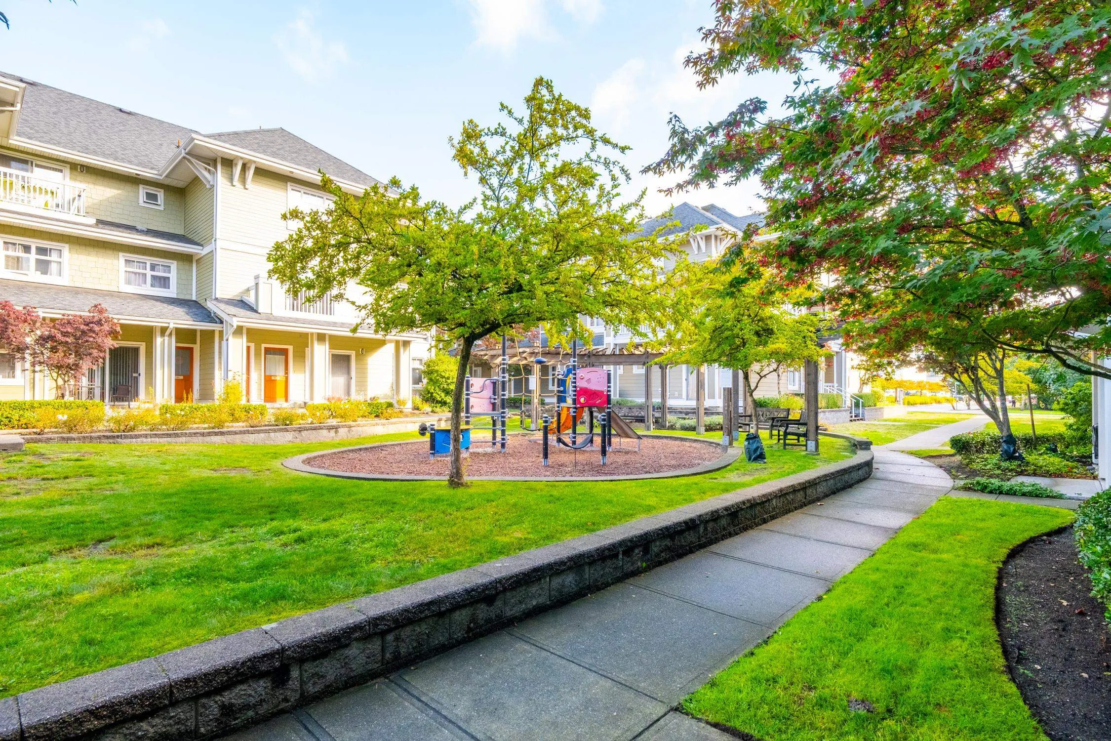 132 7388 Macpherson Avenue