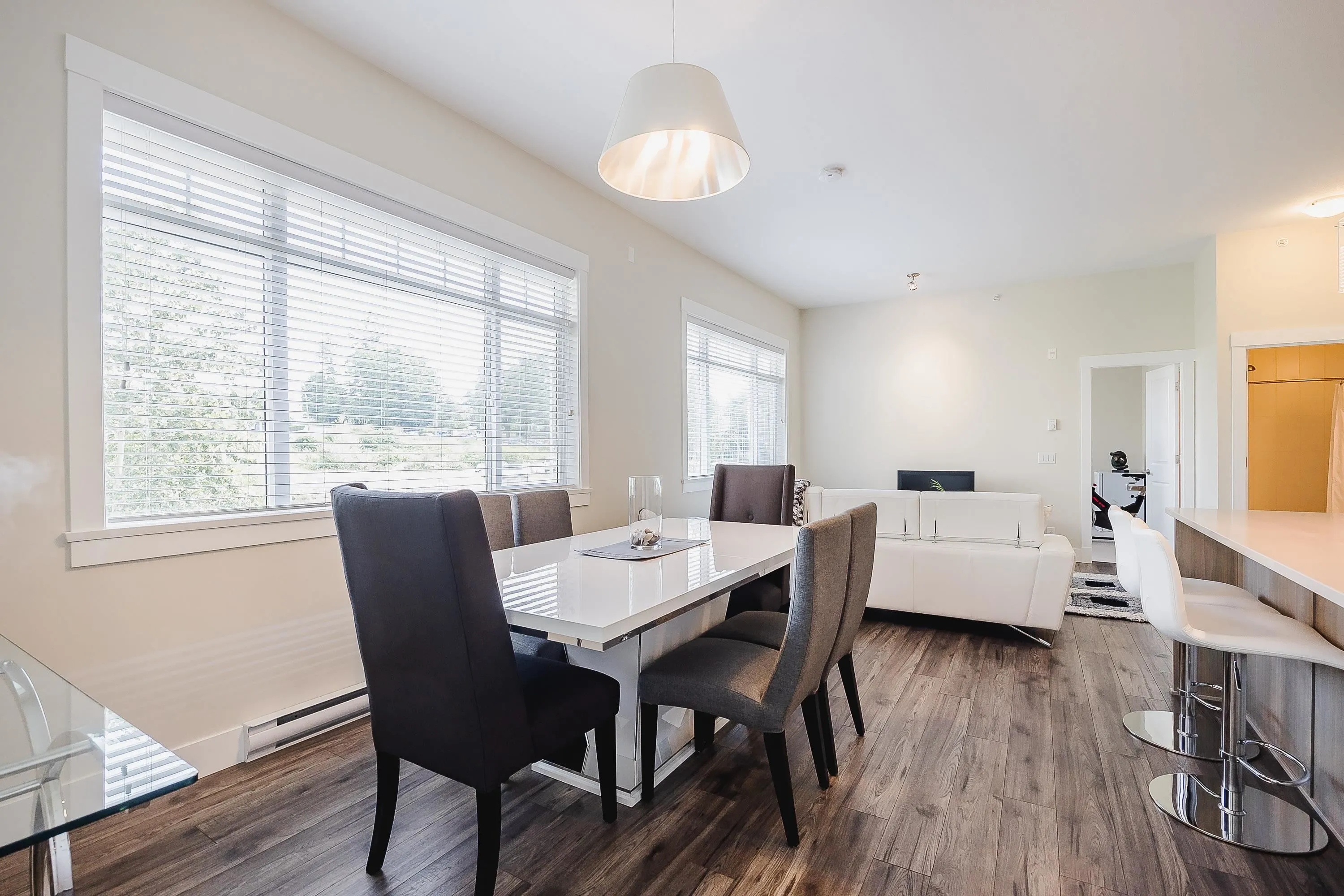 409 22327 River Road