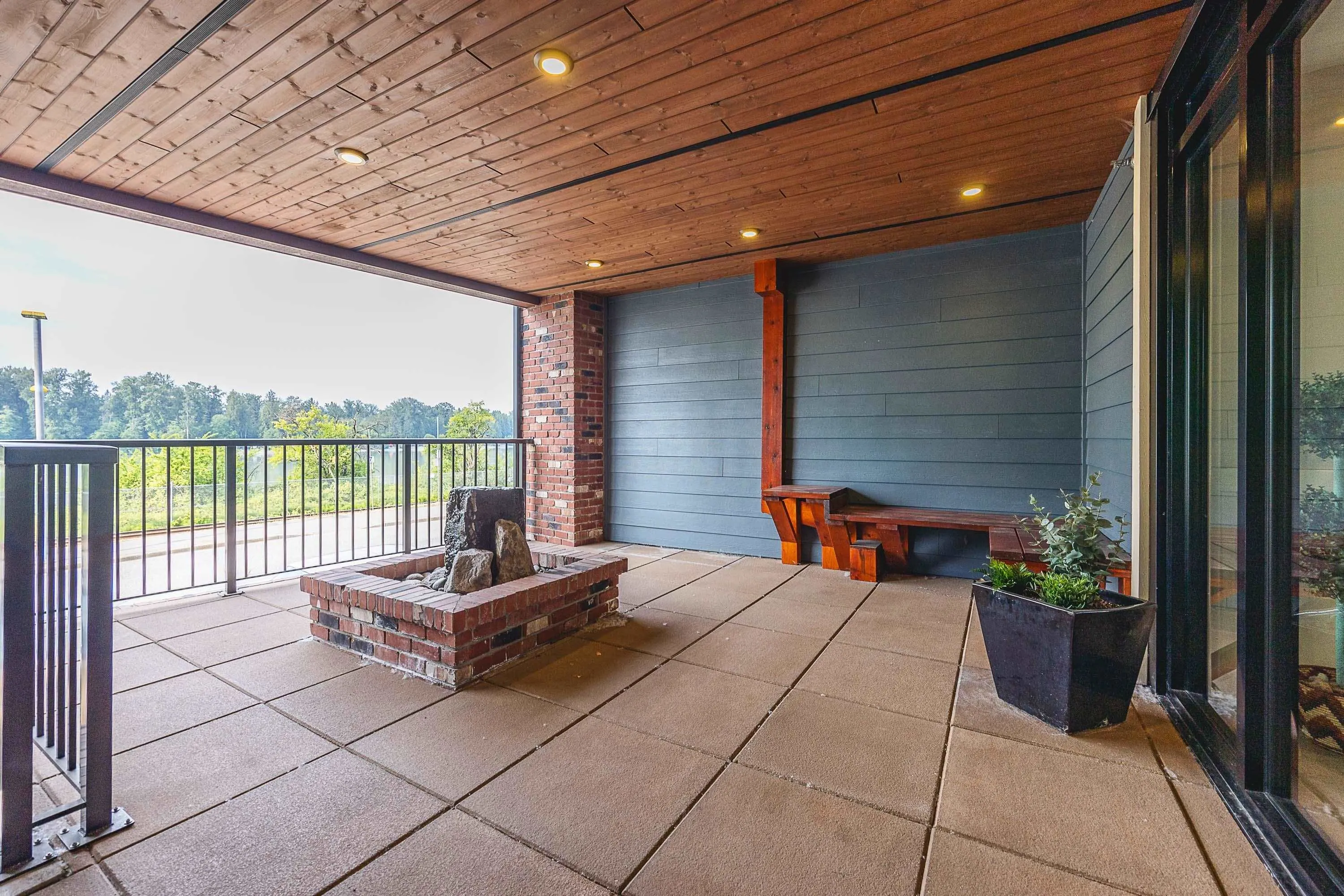 409 22327 River Road