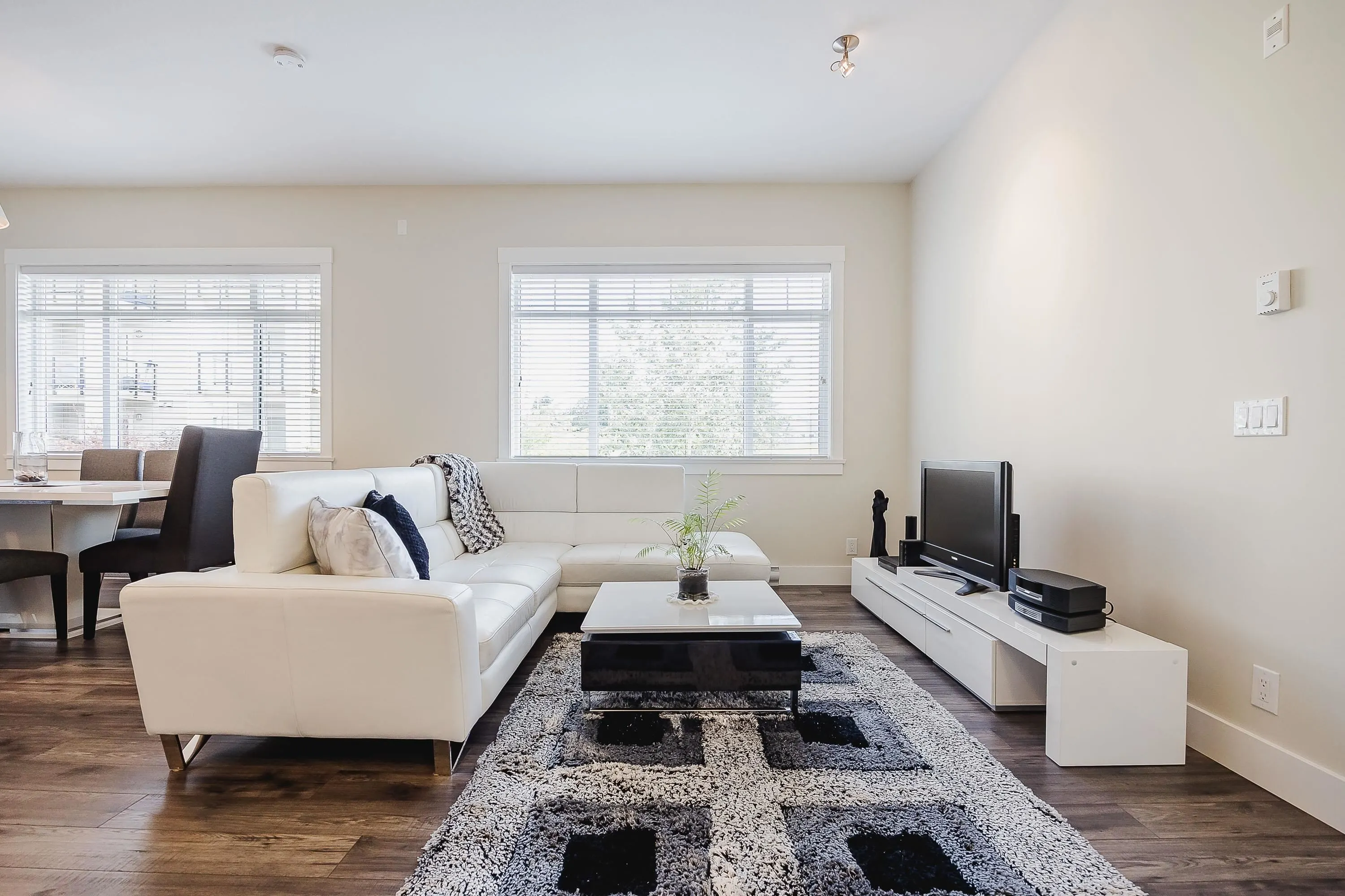 409 22327 River Road