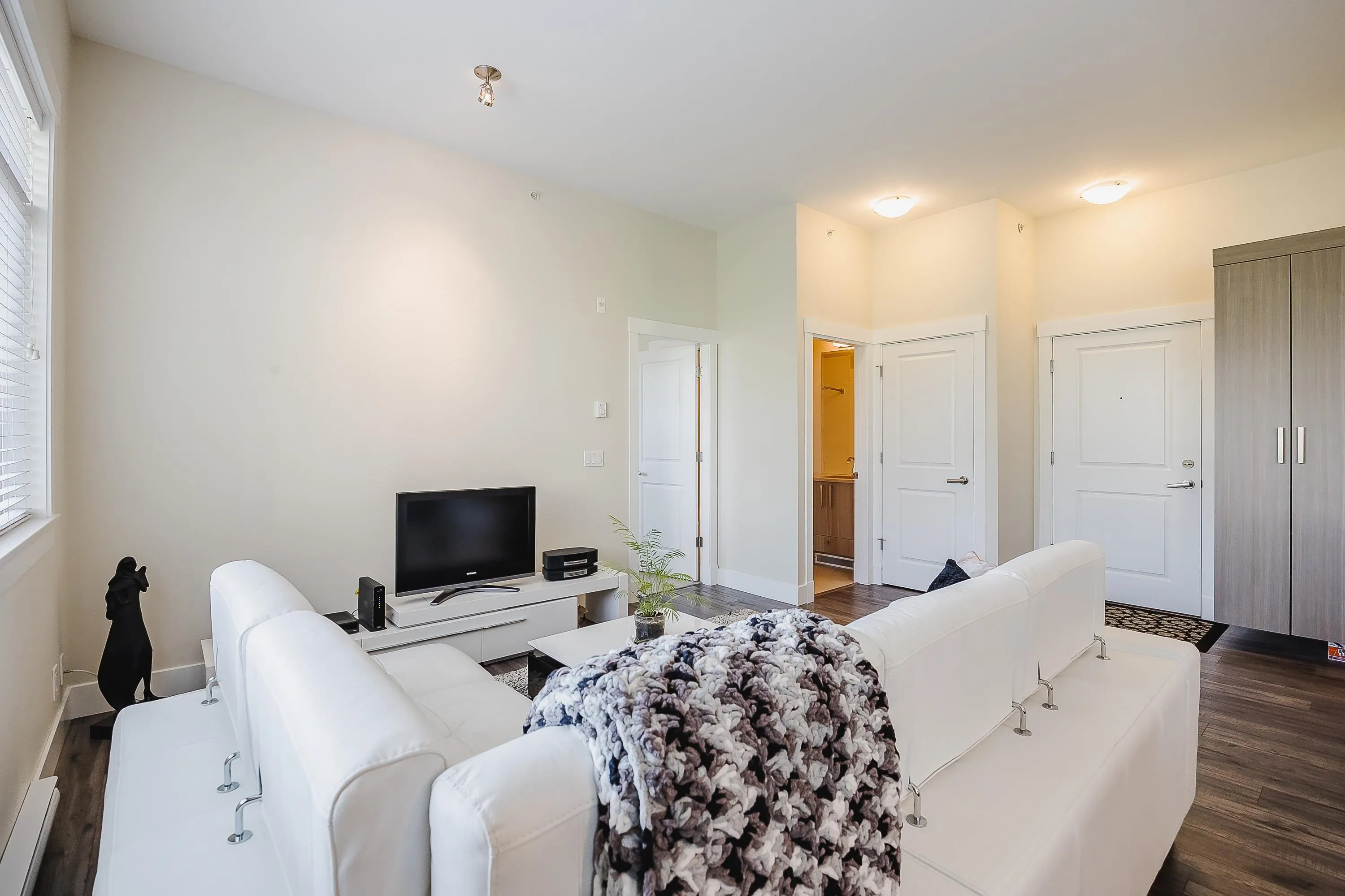 409 22327 River Road