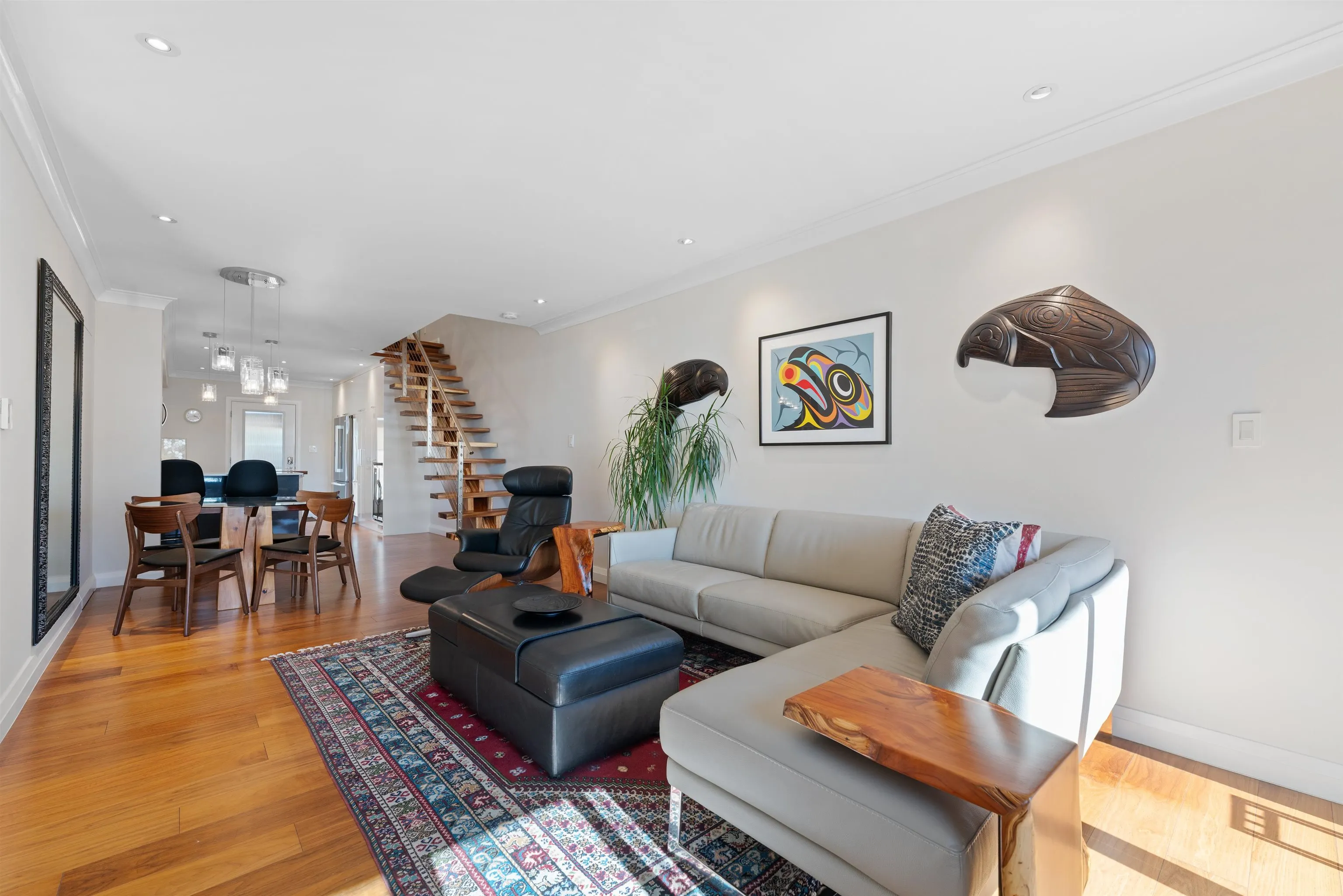 412 E 2nd Street