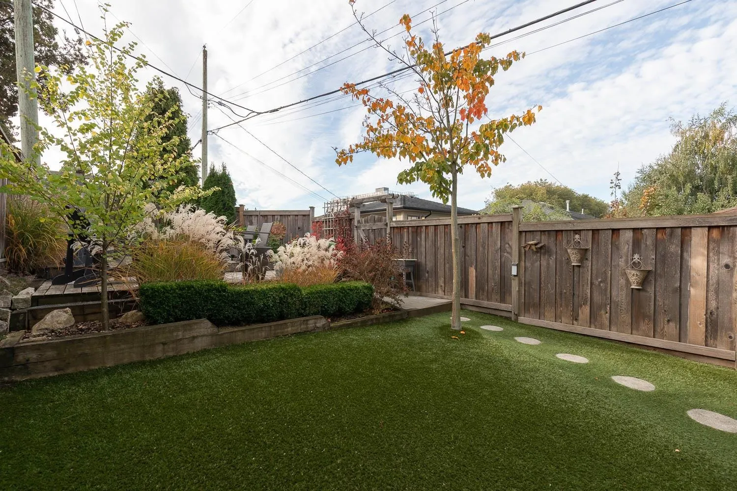 220 E 40th Avenue