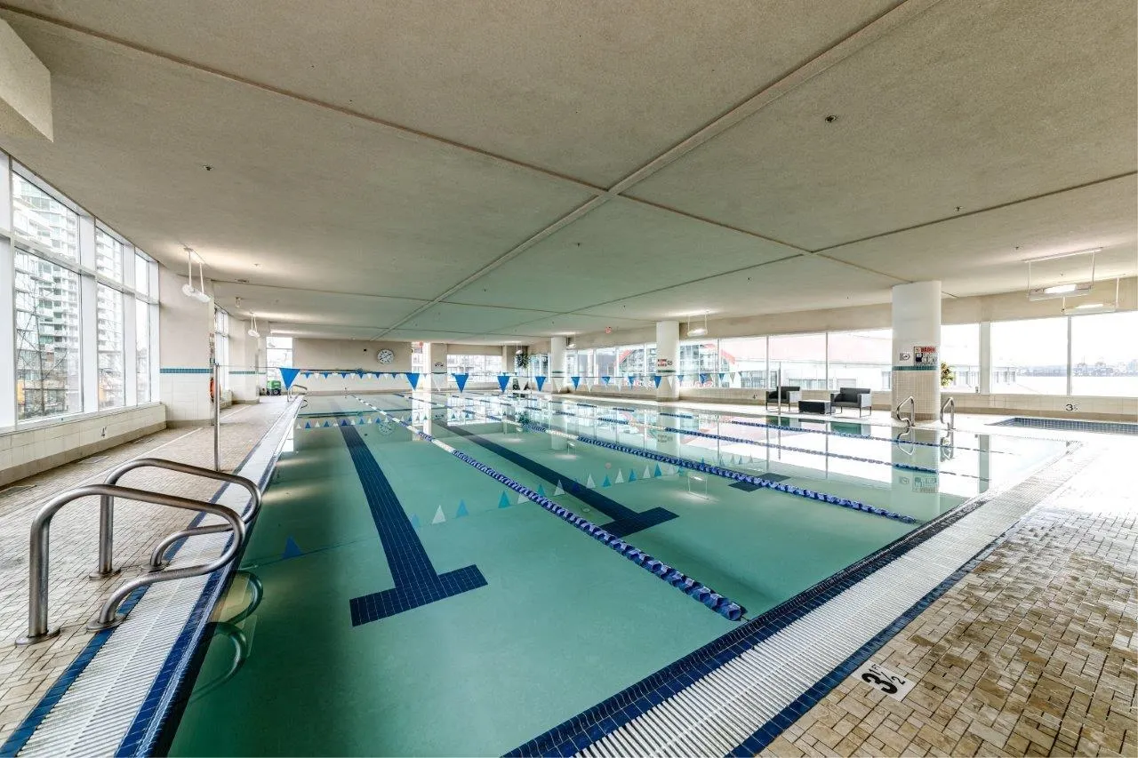 501 138 E Esplanade
