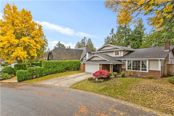 733 Kingfisher Place