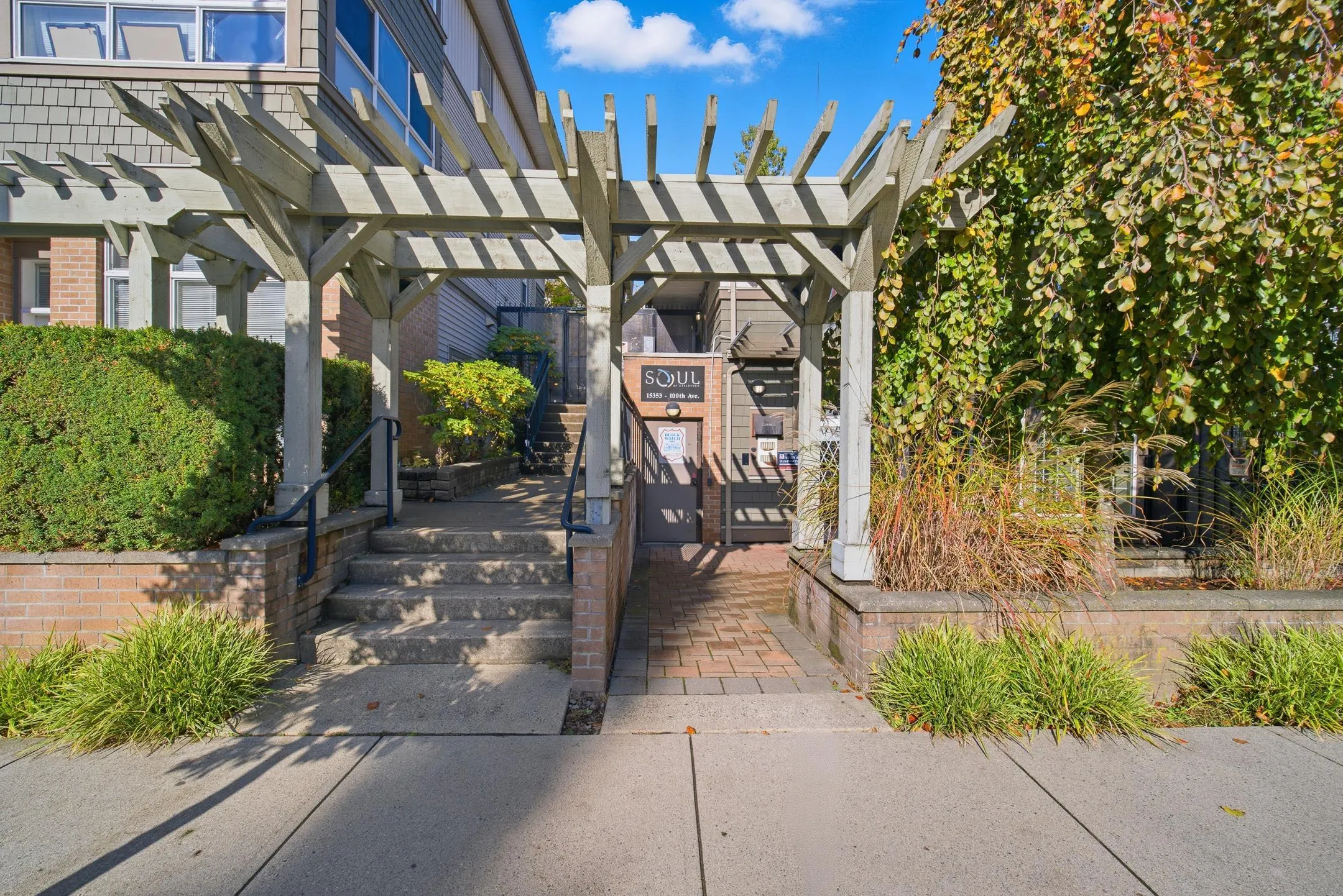 46 15353 100 Avenue