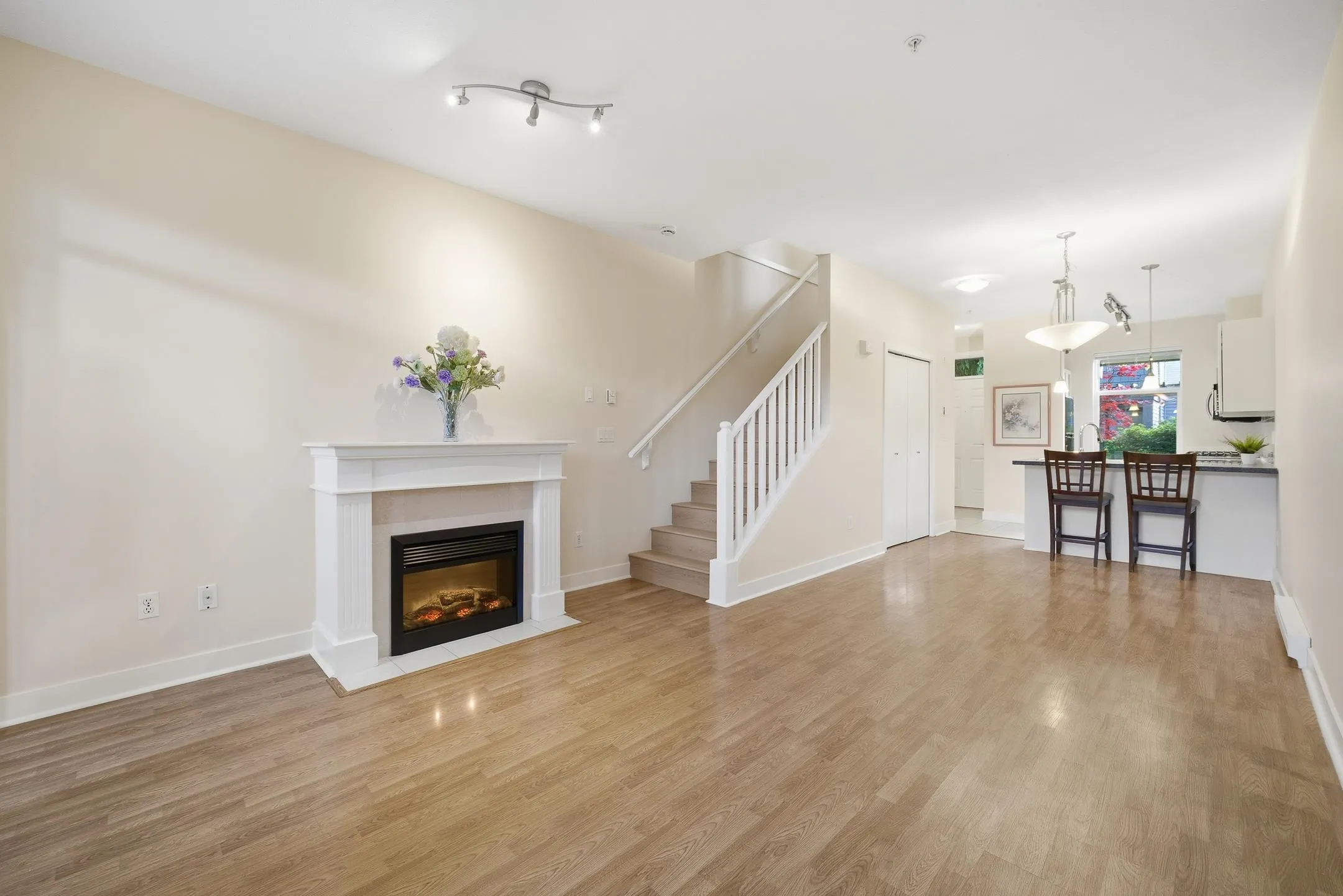 46 15353 100 Avenue
