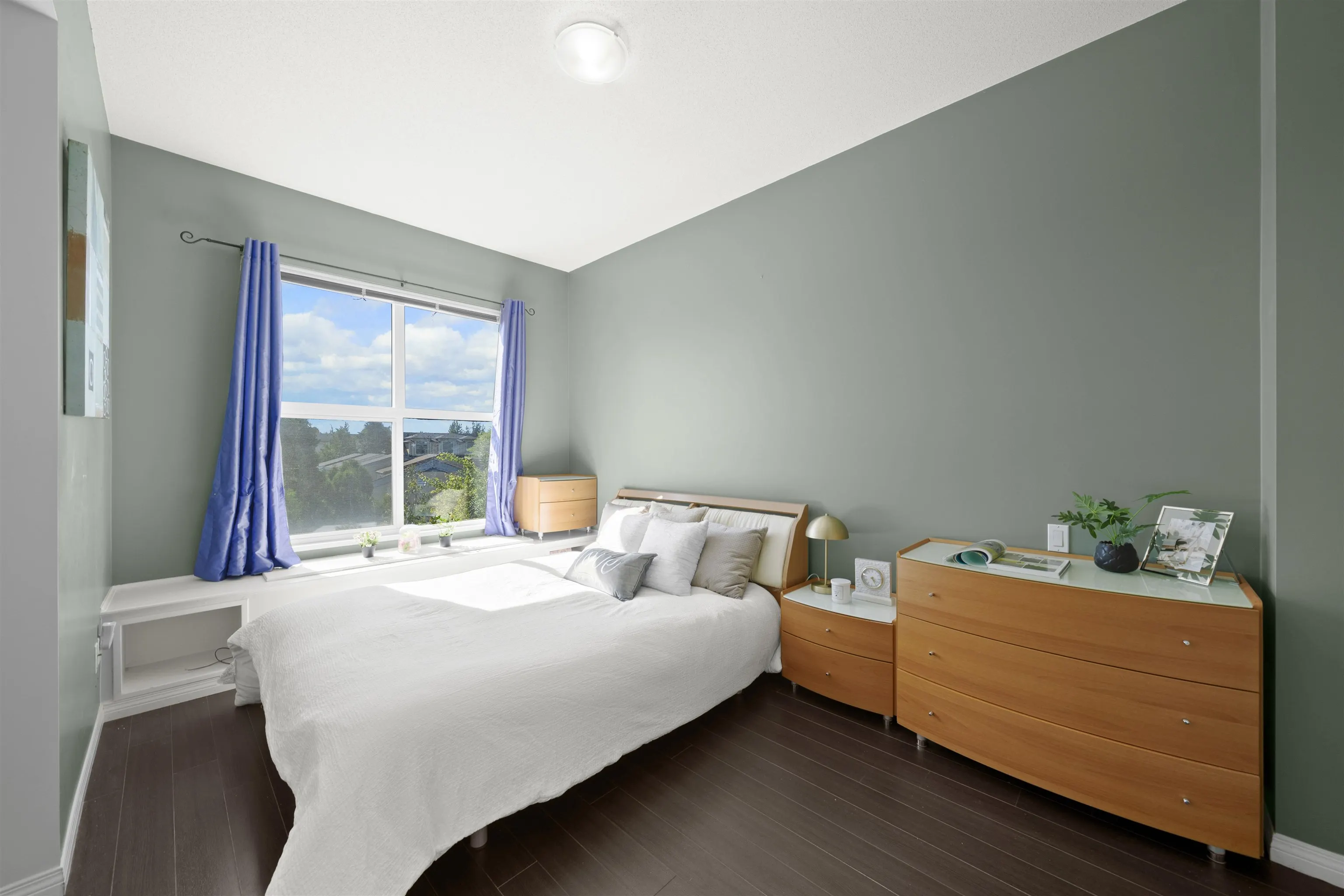 3 7111 Lynnwood Drive