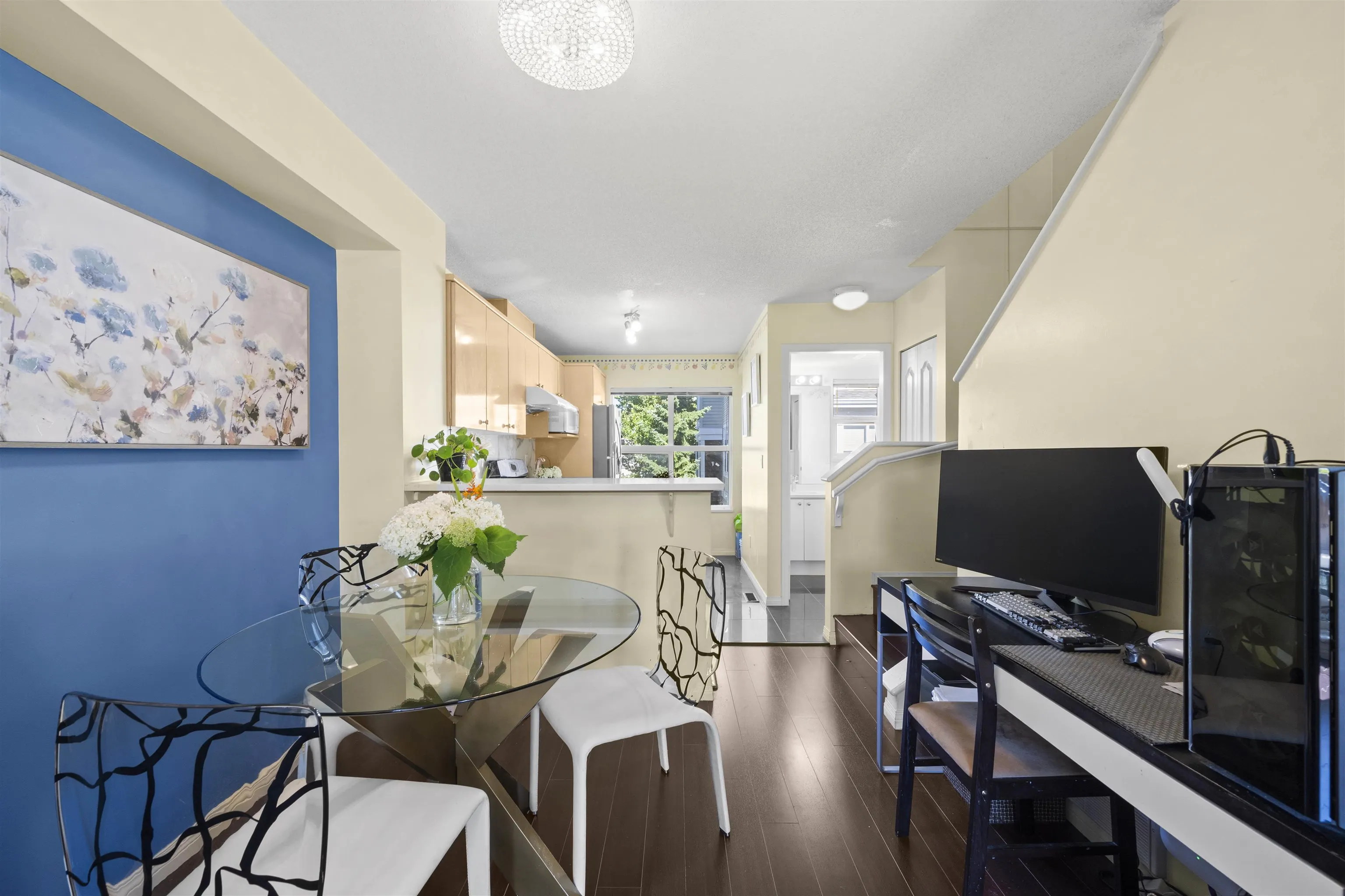 3 7111 Lynnwood Drive