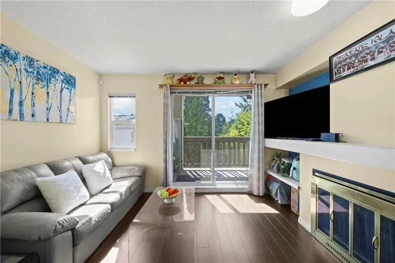 3 7111 Lynnwood Drive