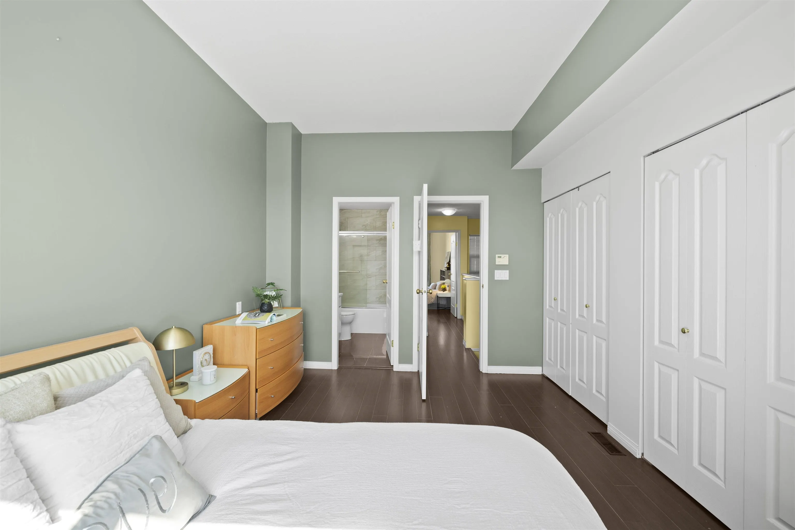 3 7111 Lynnwood Drive