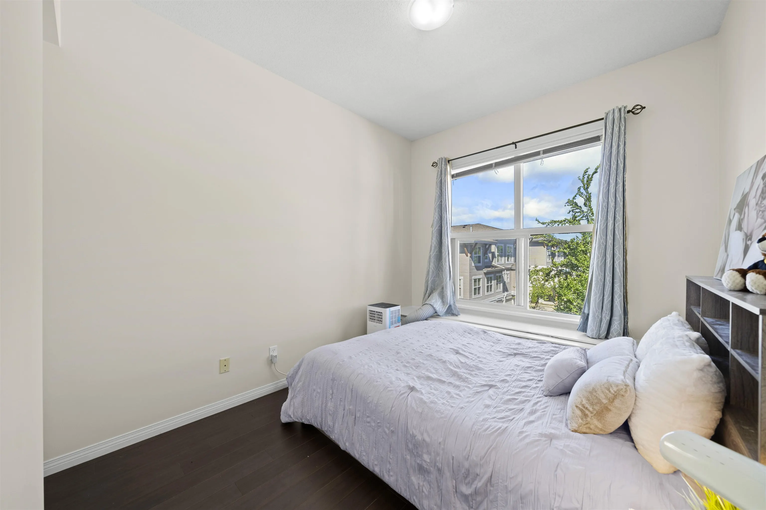 3 7111 Lynnwood Drive