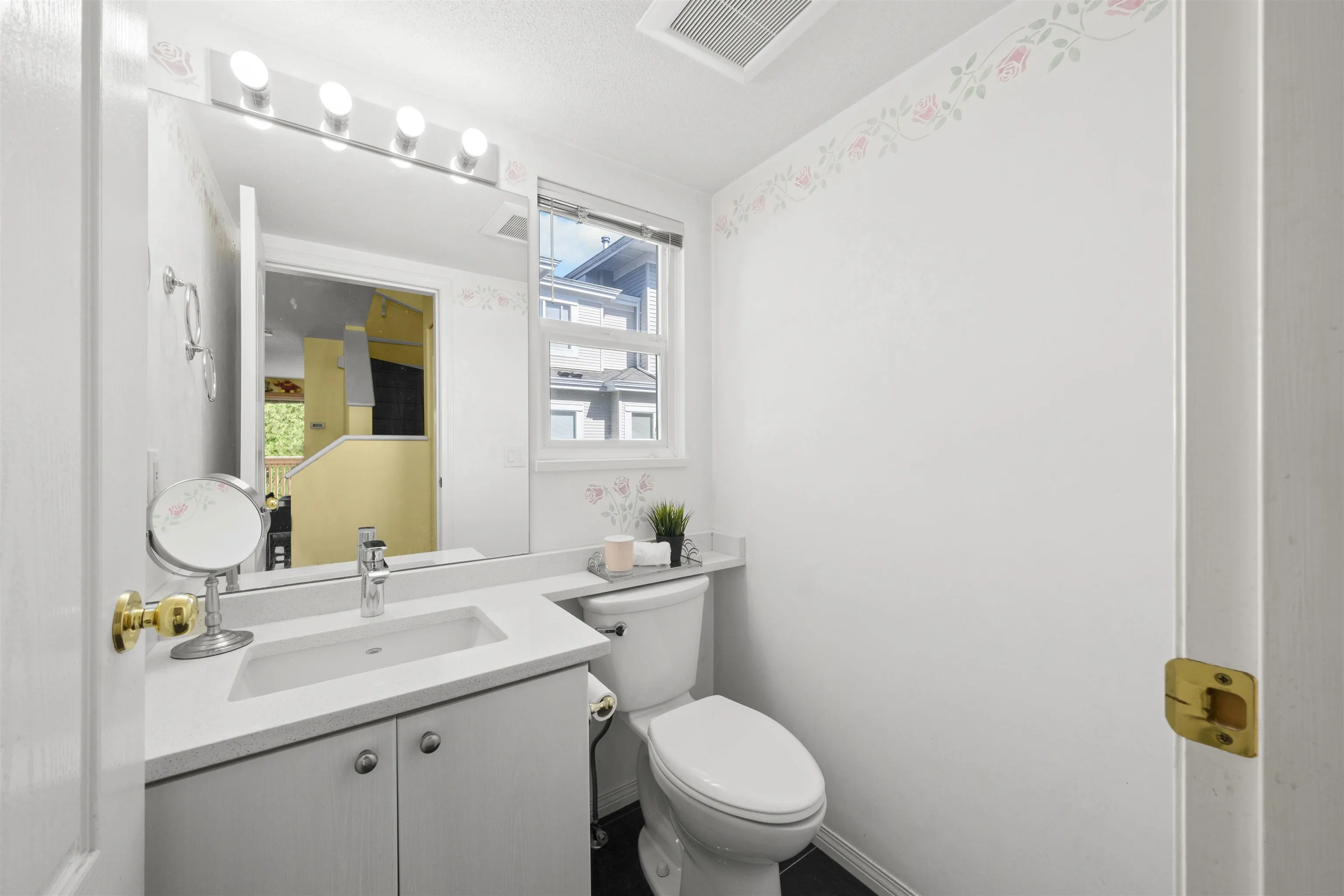 3 7111 Lynnwood Drive