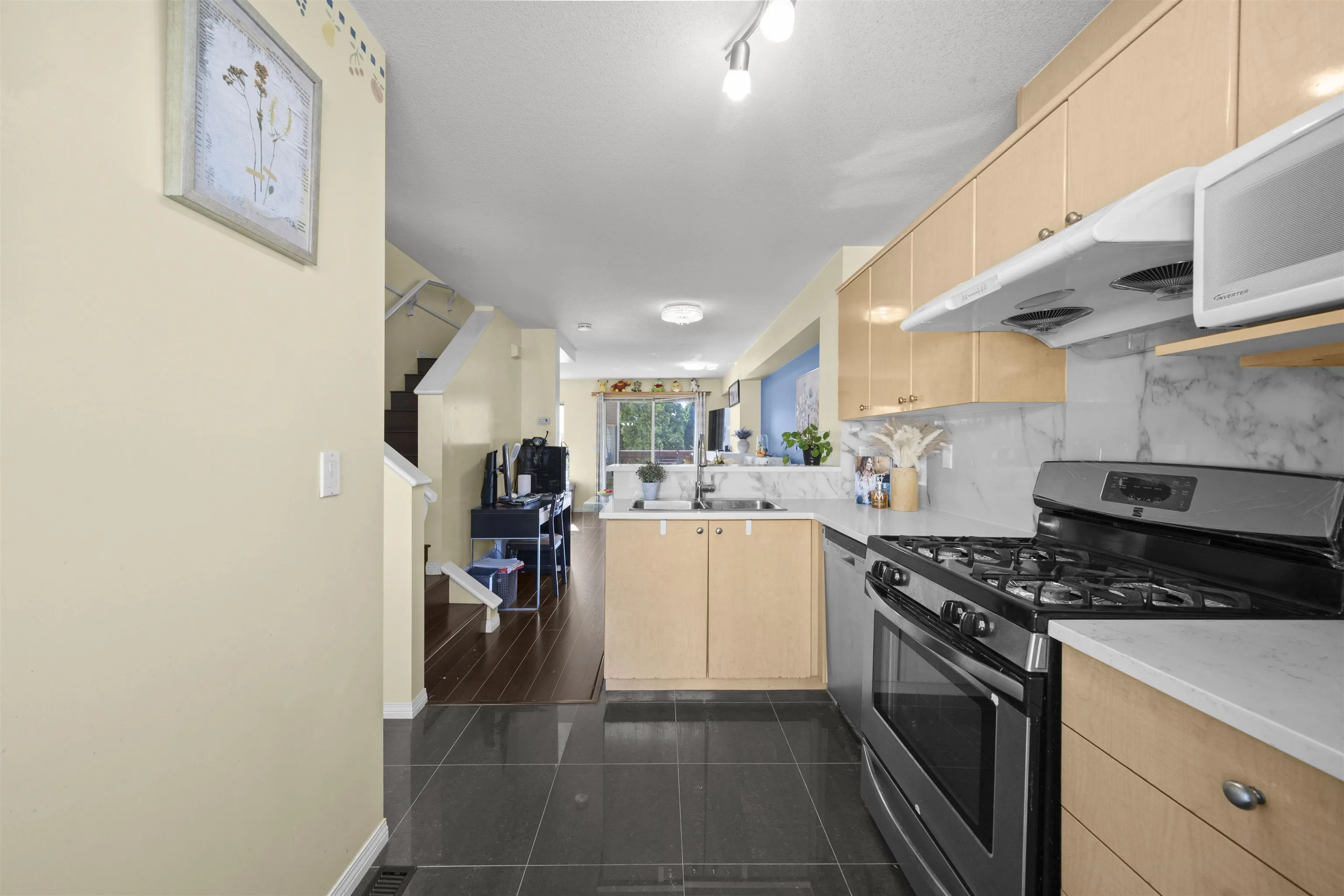 3 7111 Lynnwood Drive