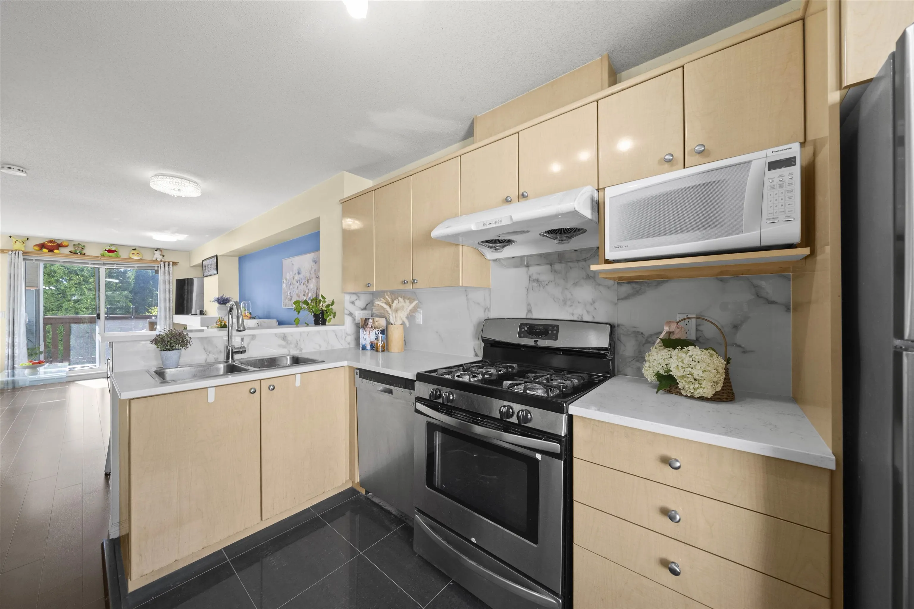 3 7111 Lynnwood Drive