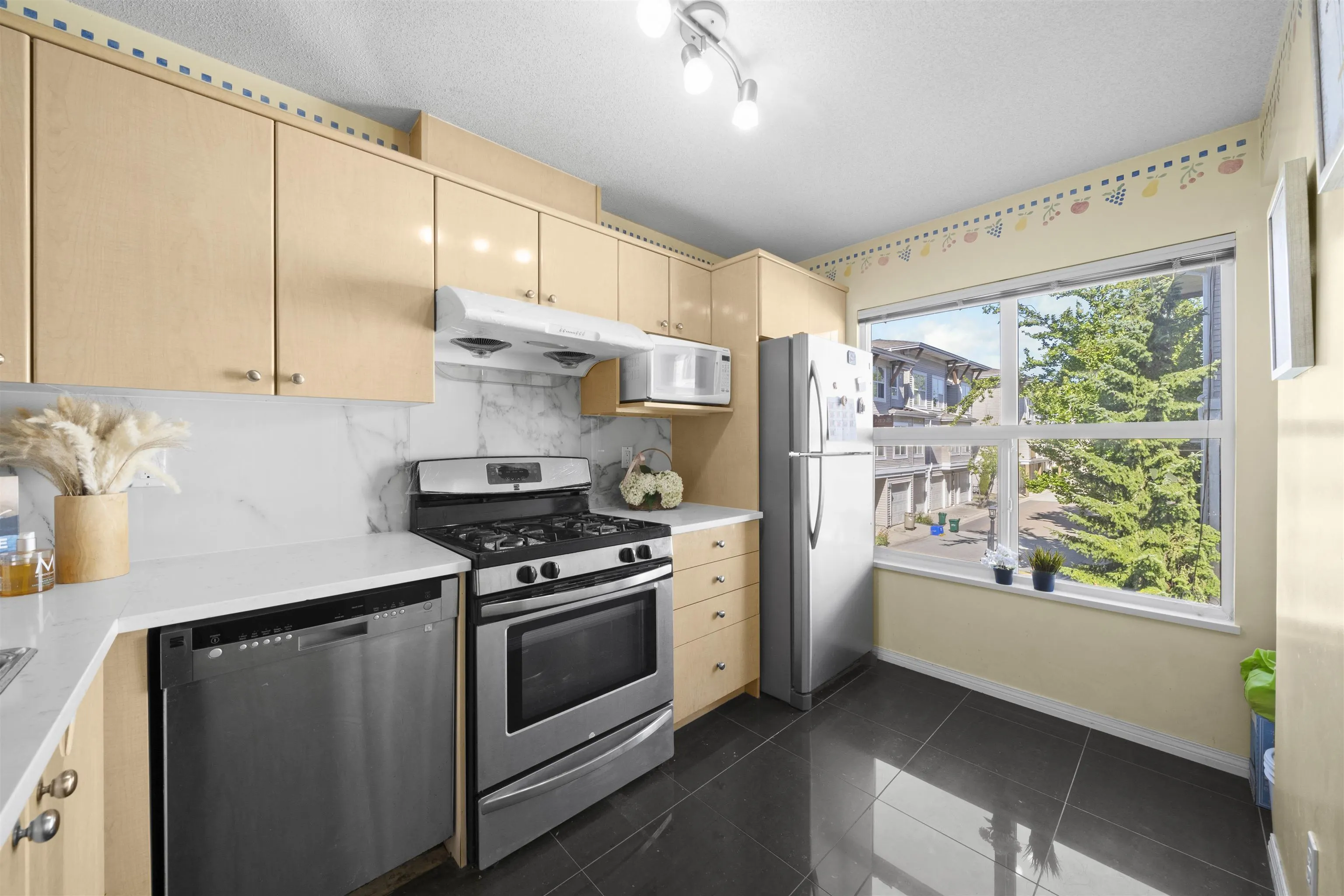 3 7111 Lynnwood Drive