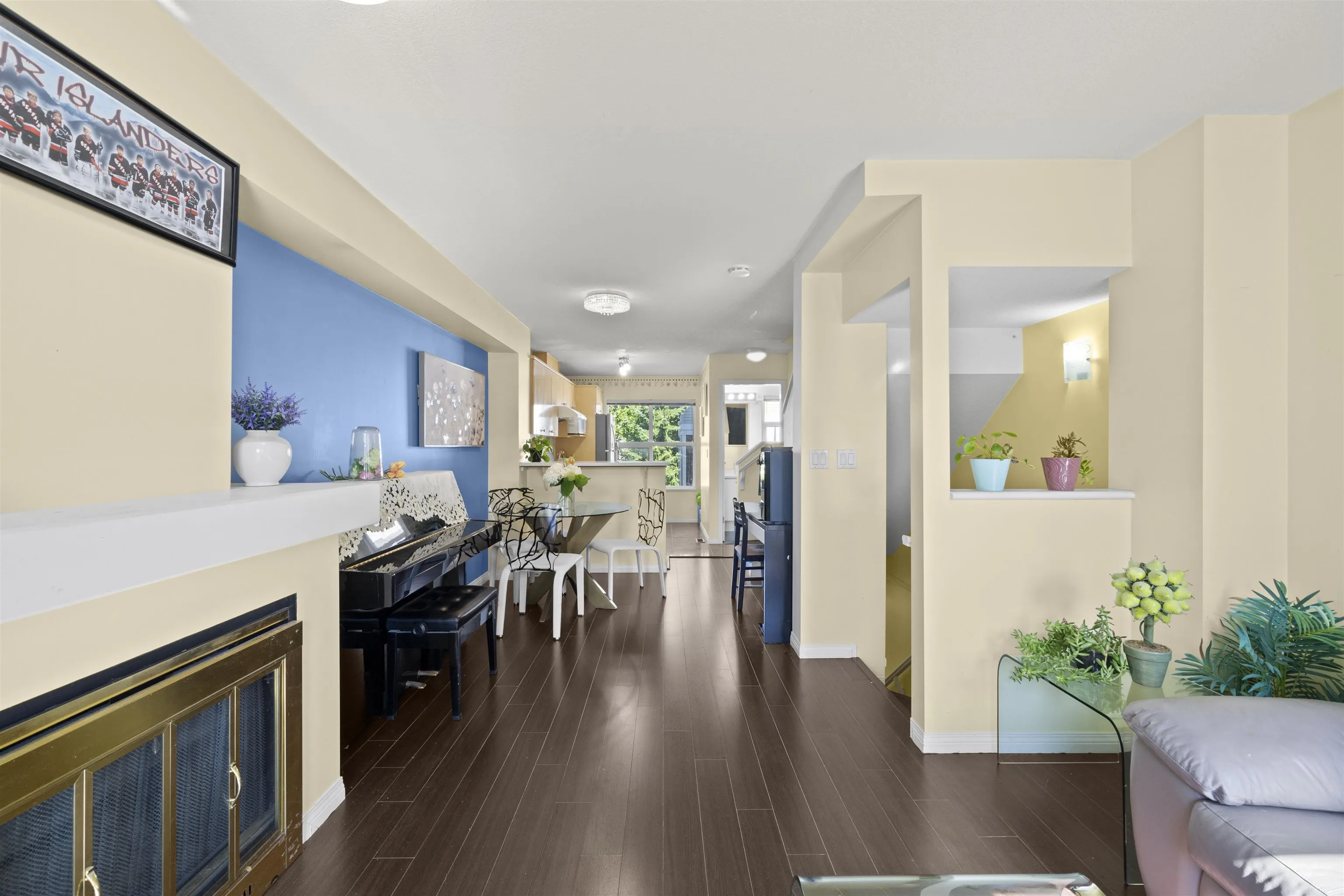 3 7111 Lynnwood Drive