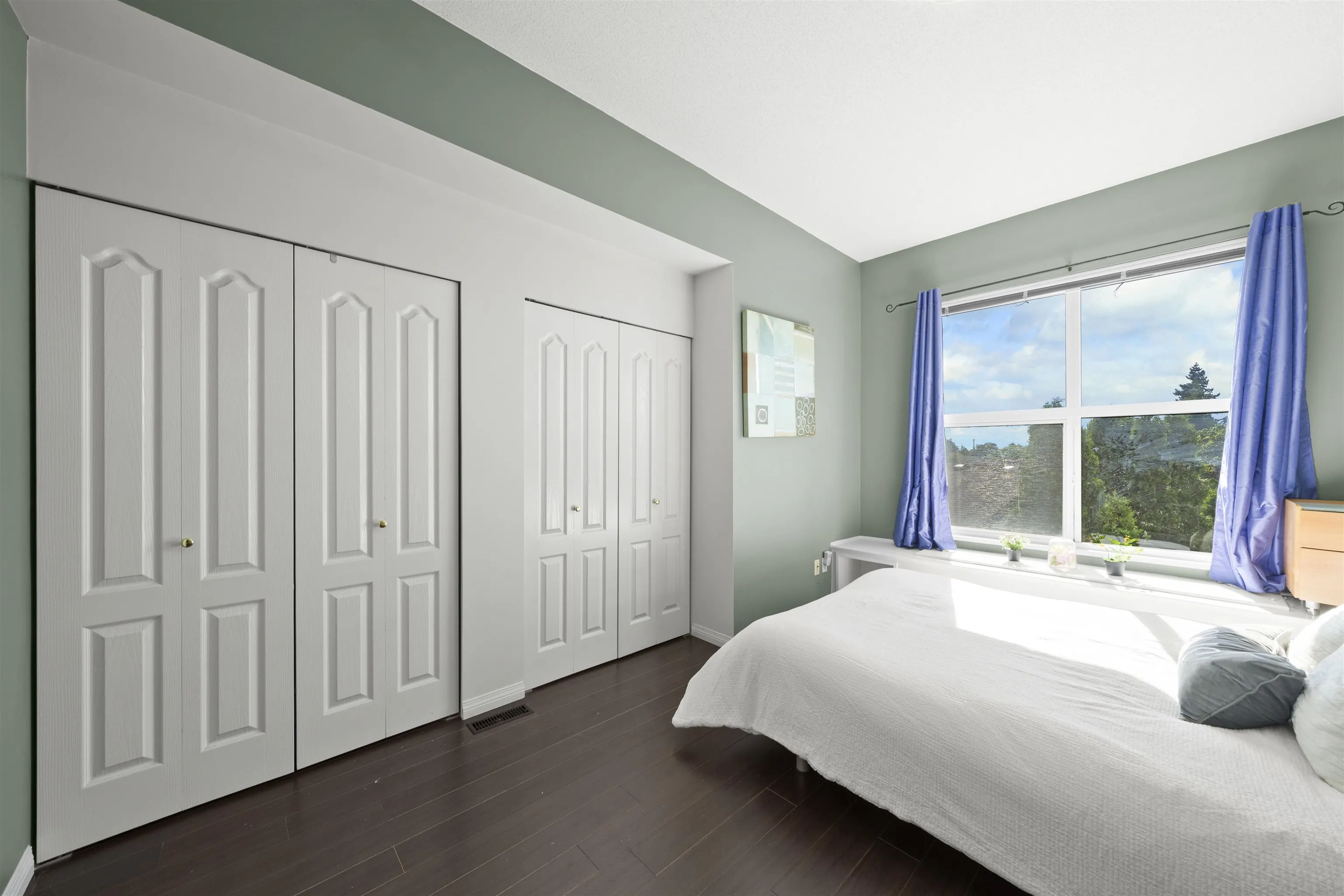 3 7111 Lynnwood Drive