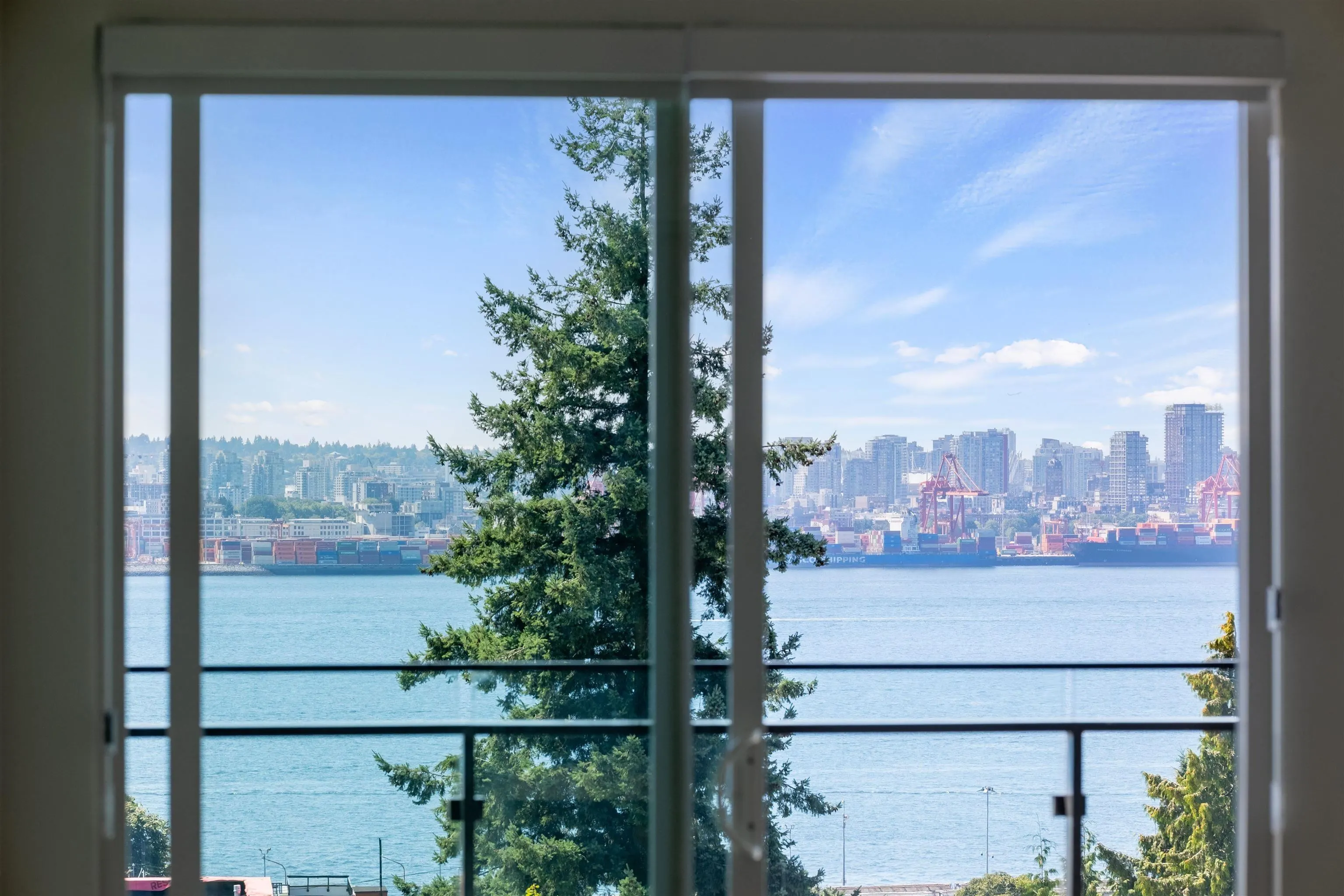 411 422 E 3rd Street