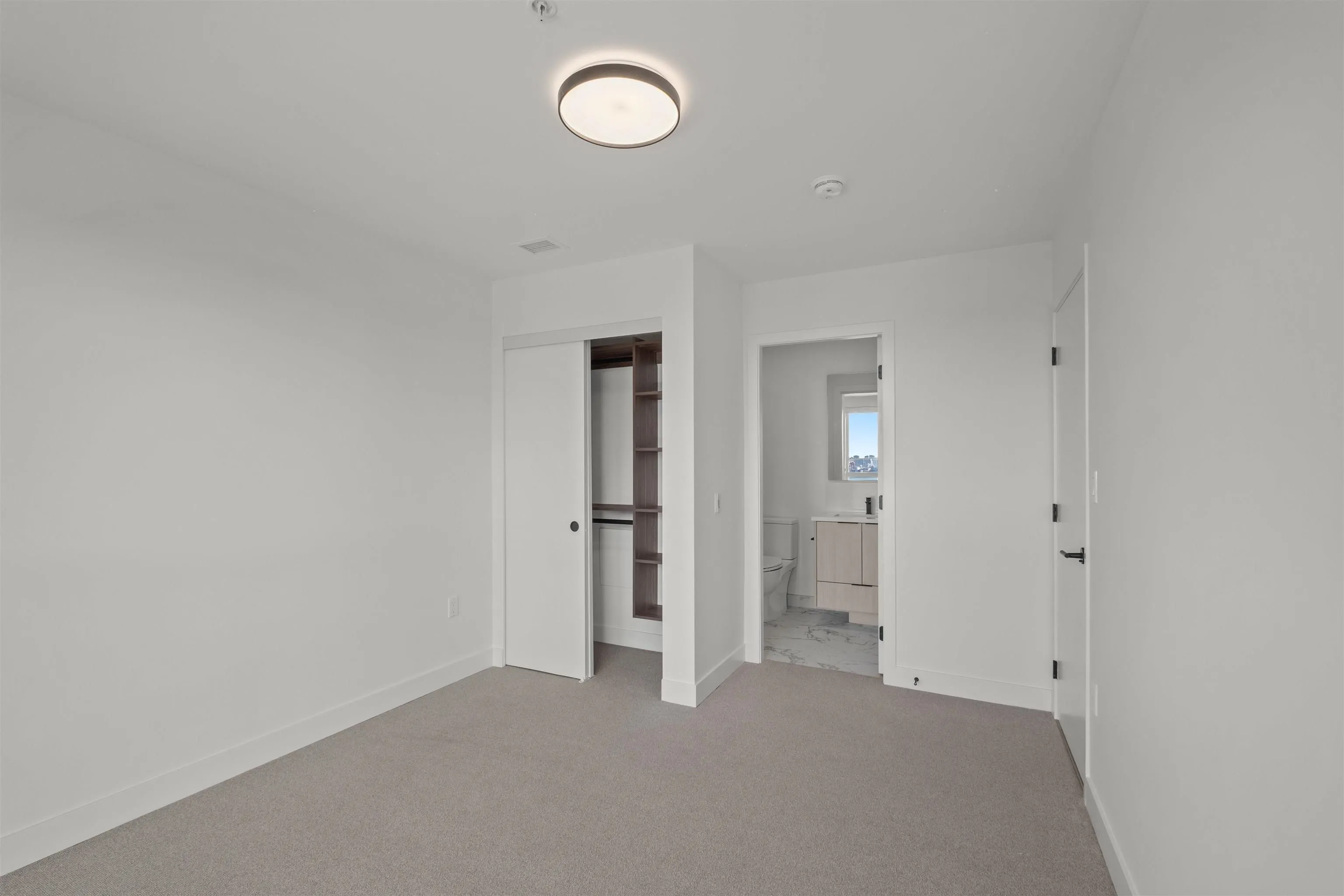 411 422 E 3rd Street