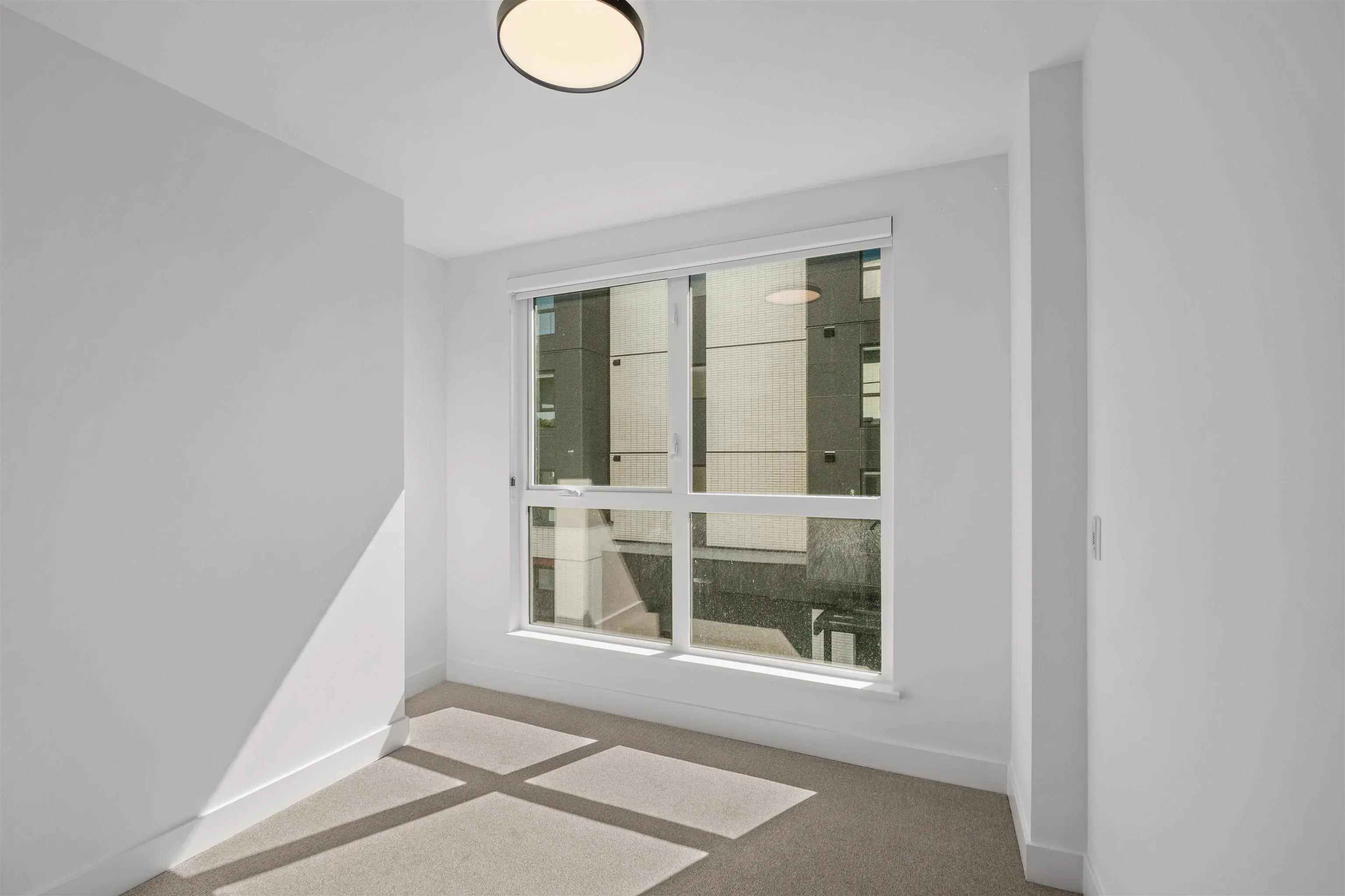 411 422 E 3rd Street