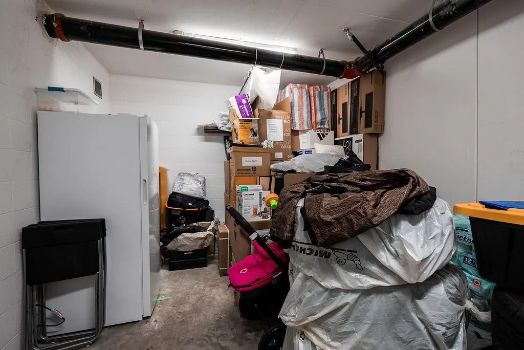 4208 1480 Howe Street