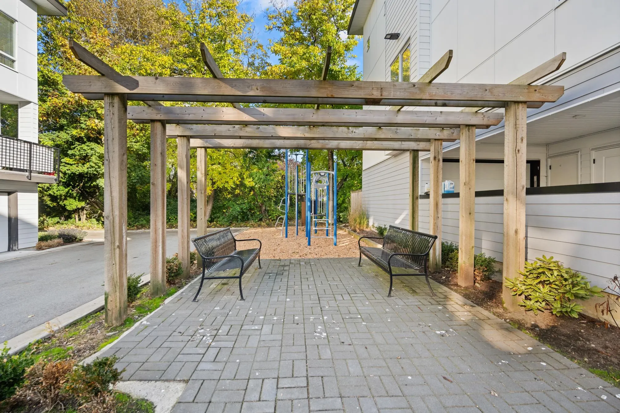 10 27640 Lantern Avenue